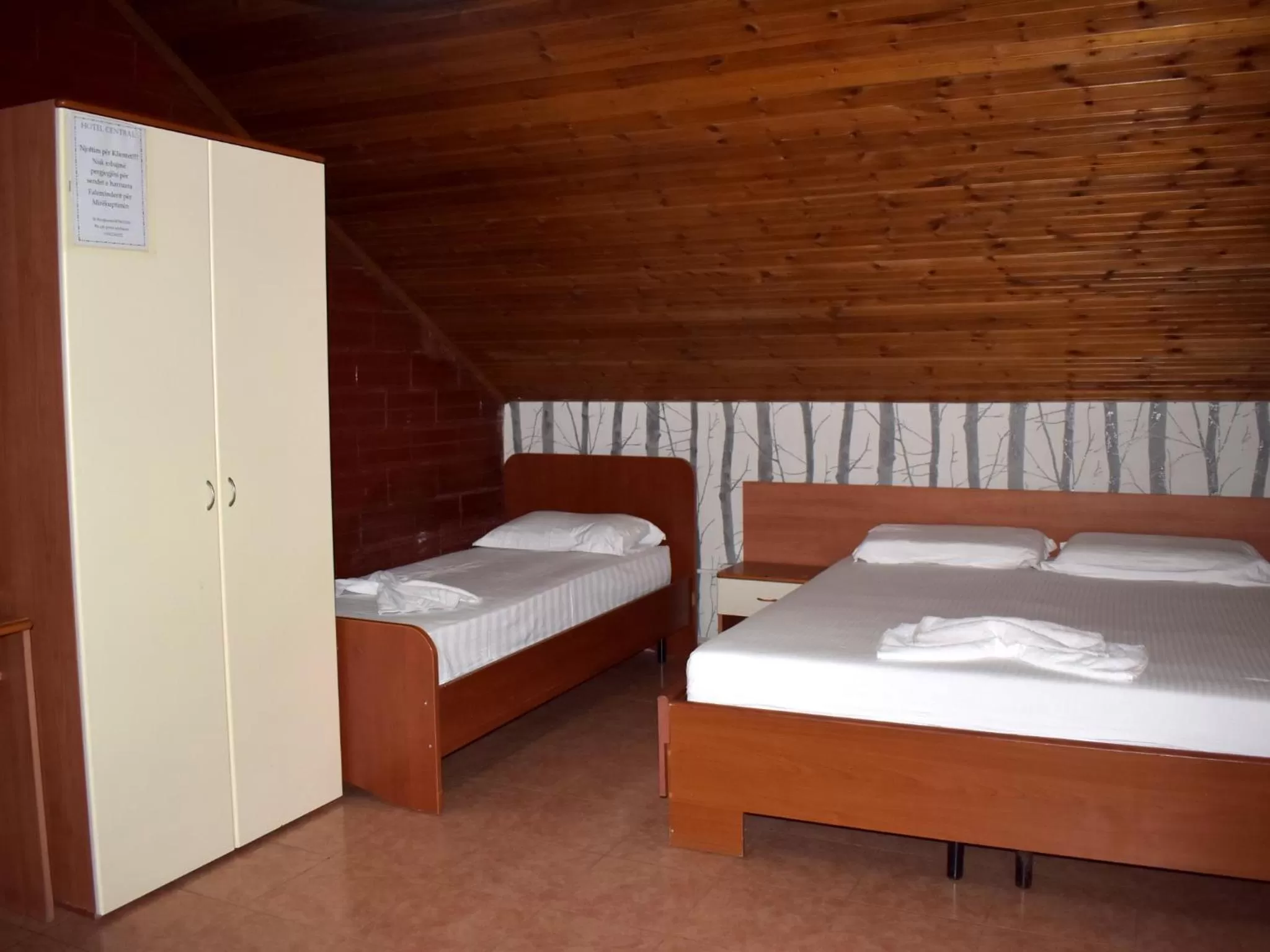 Property building, Bed in Hotel Central