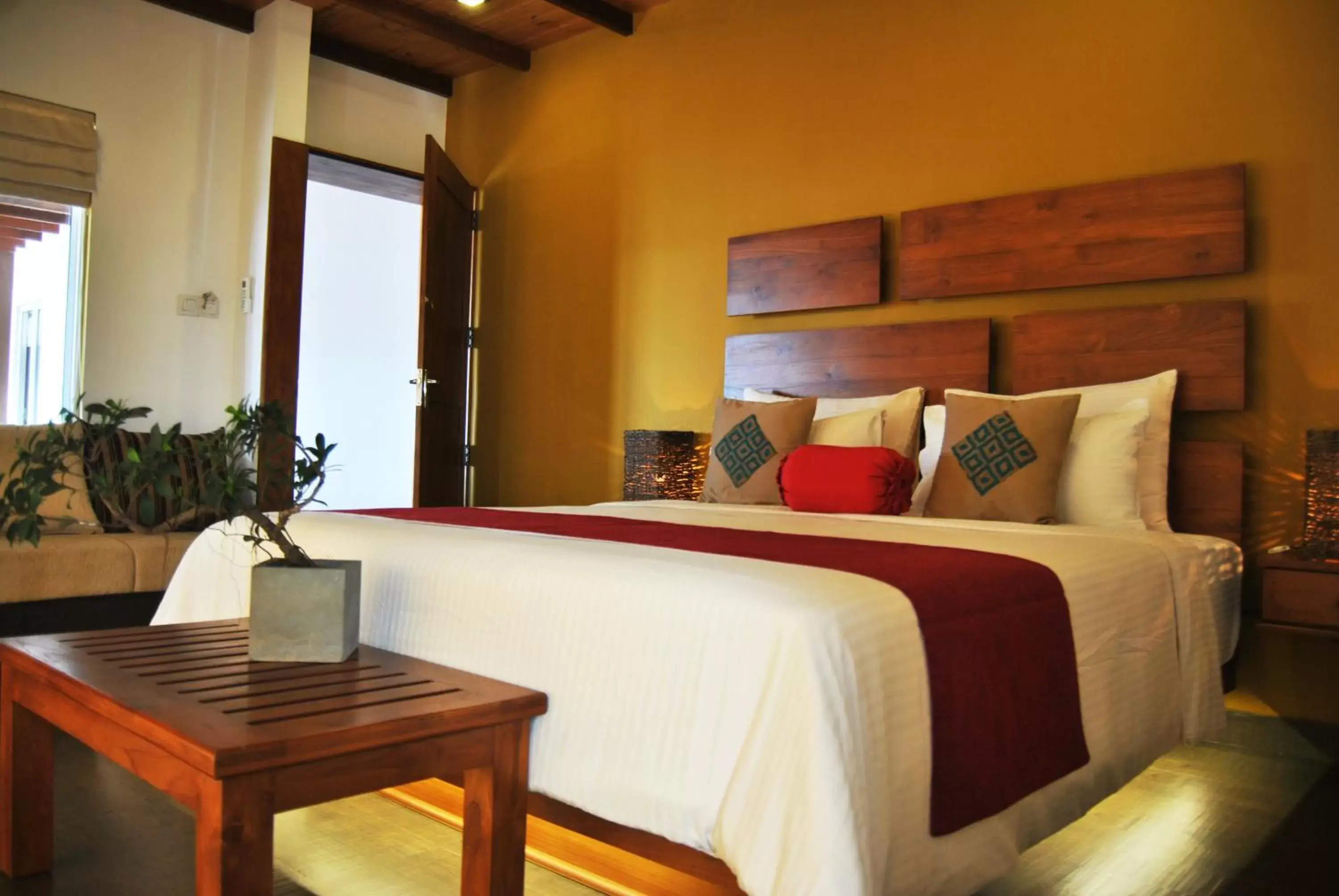 King Room with Balcony in The Canoe King Room with Balcony in The Canoe