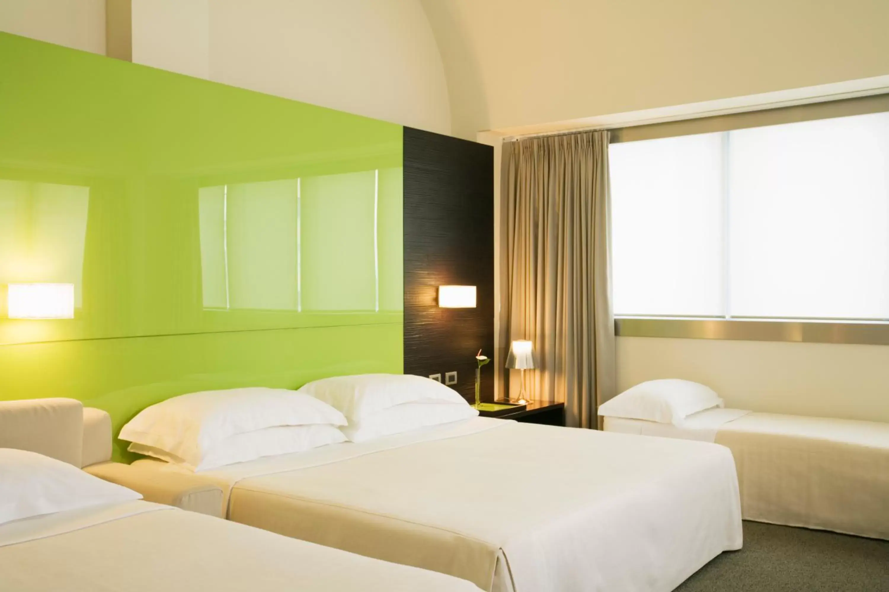 City view, Bed in UNAHOTELS T Hotel Cagliari