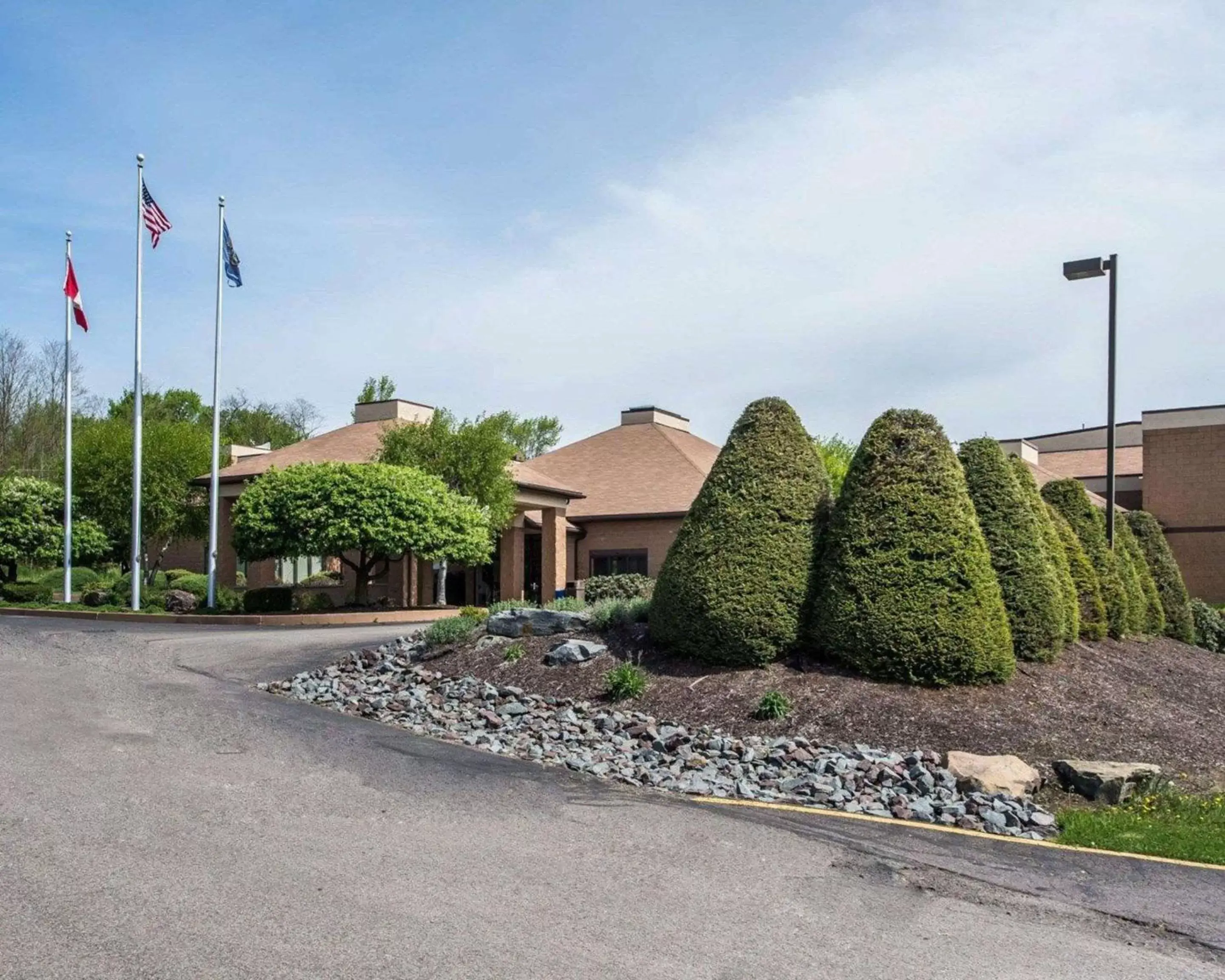 Property Building in Comfort Inn Pocono Lakes Region