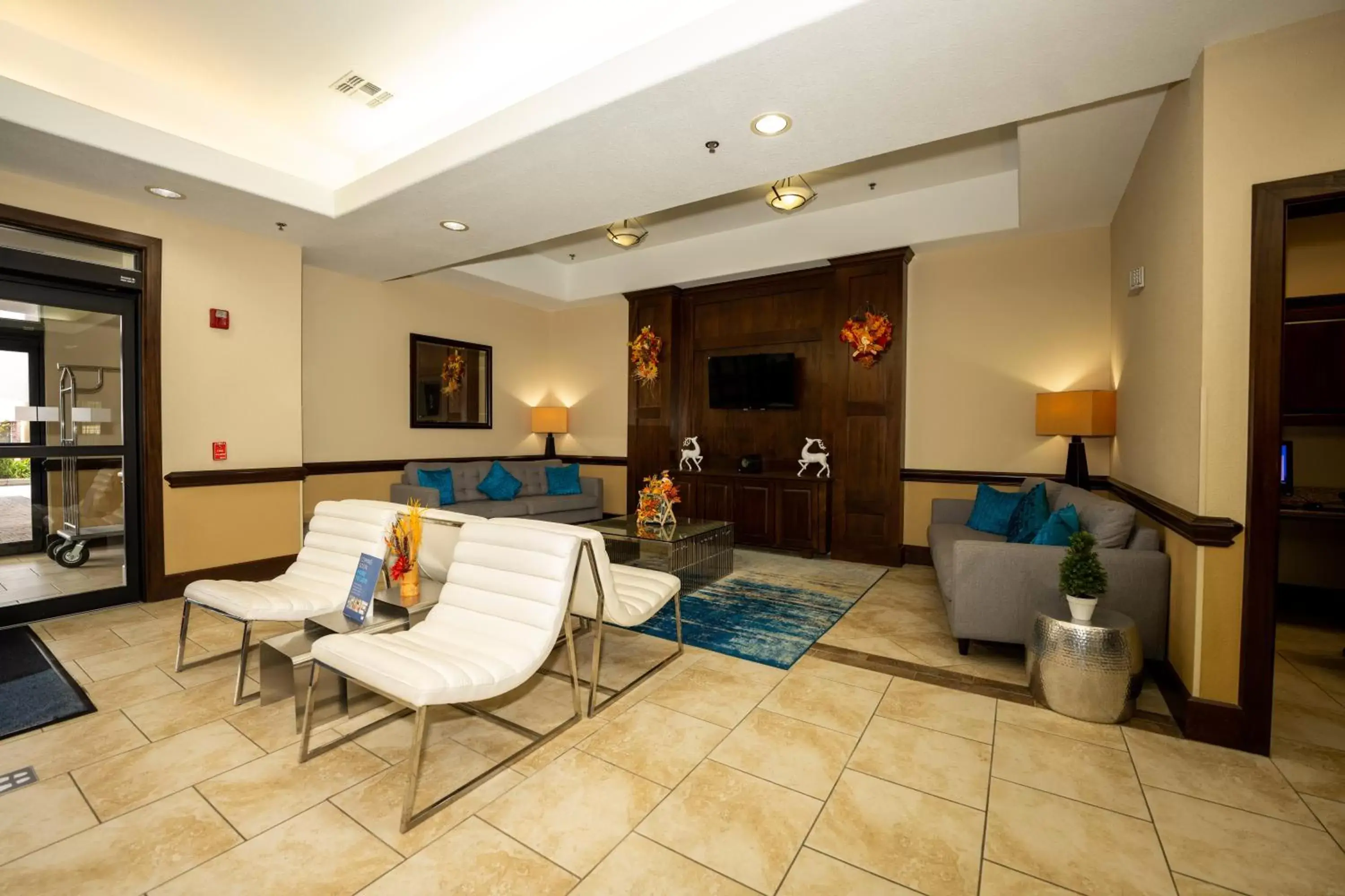 Property building, Seating Area in Holiday Inn Express & Suites Deer Park, an IHG Hotel