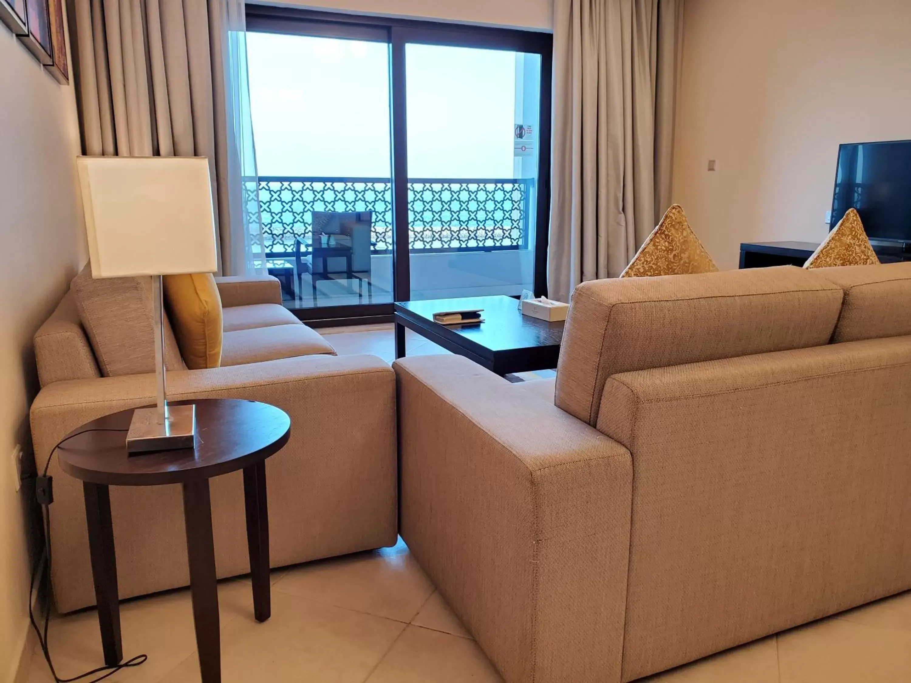 Seating Area in Al Bahar Hotel & Resort