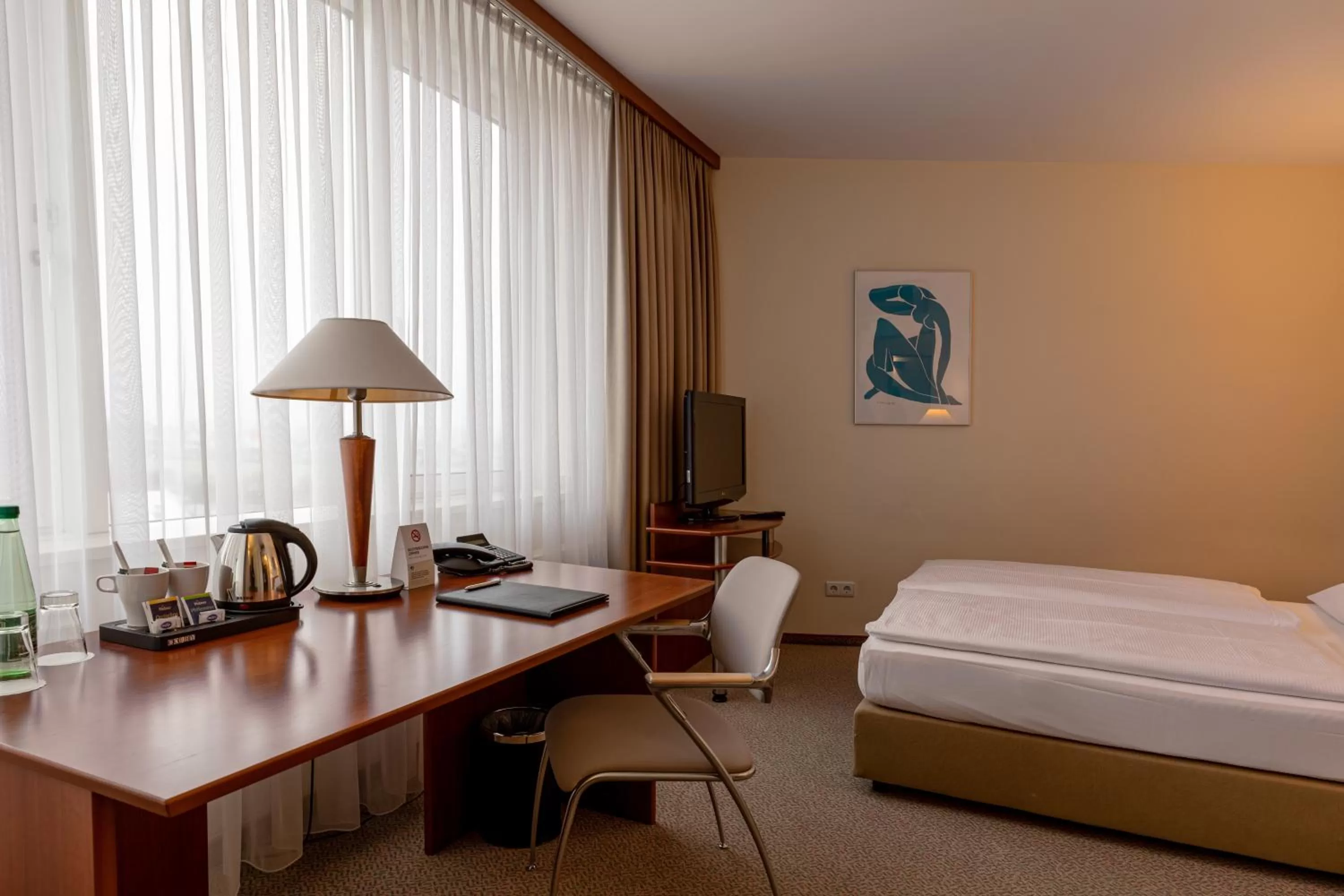 Photo of the whole room, Bed in Globana Airport Hotel