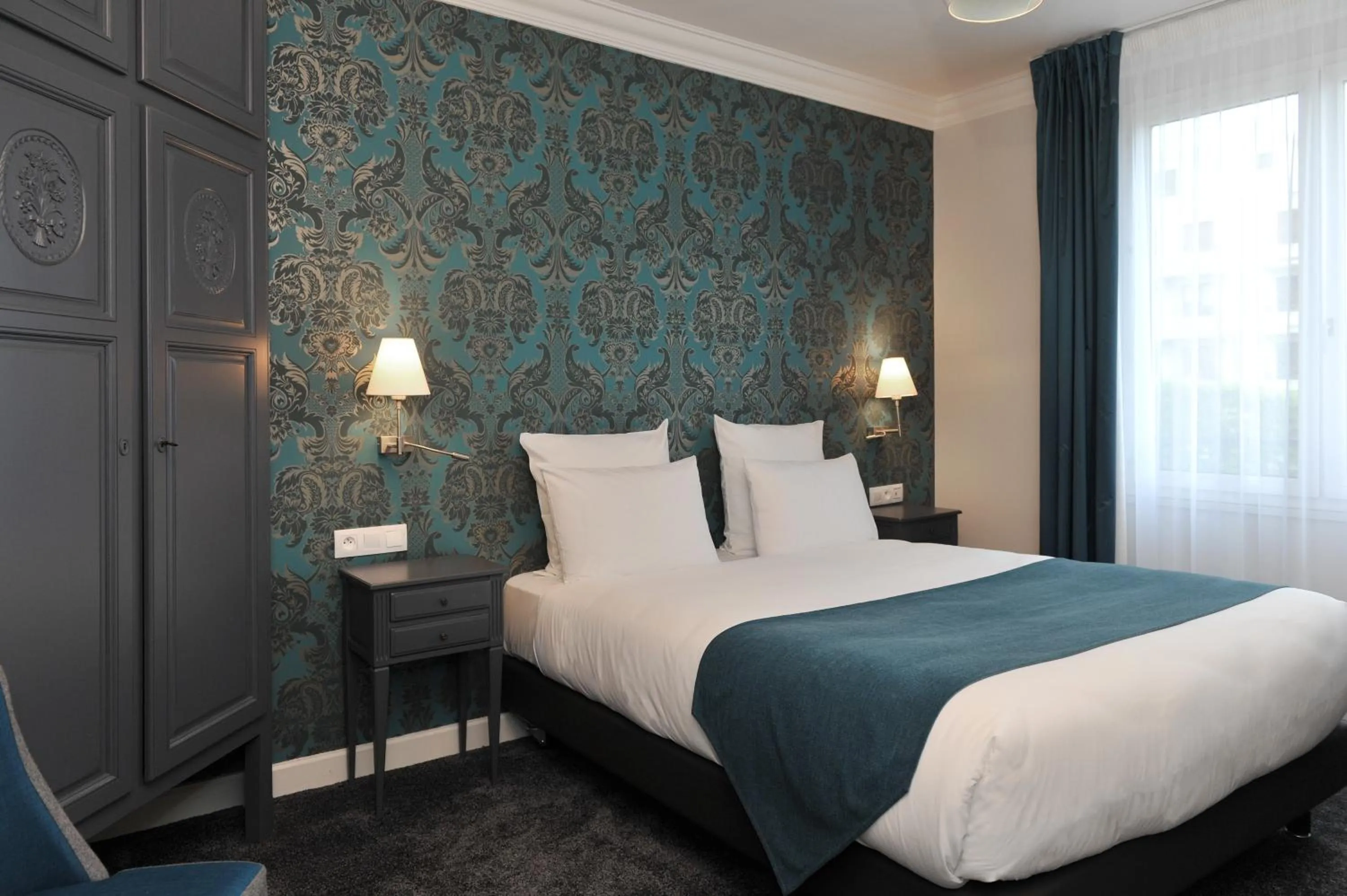 Bedroom, Bed in Mercure Paris Saint Cloud Hippodrome