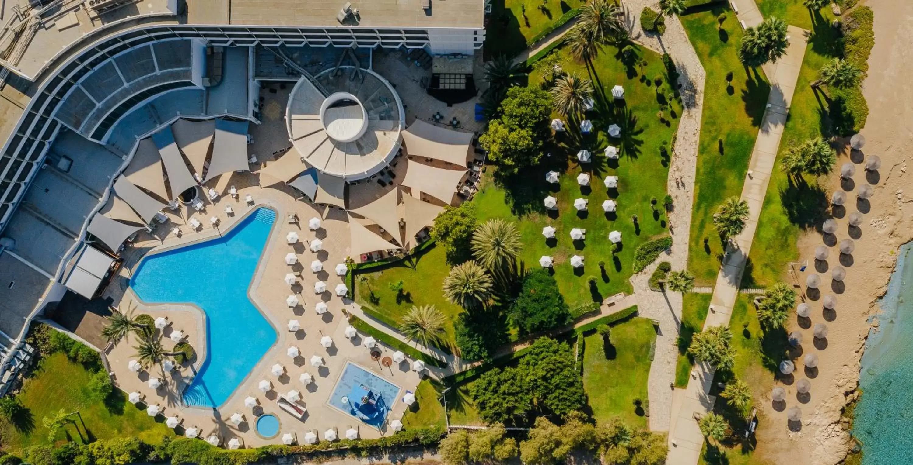 Garden, Pool View in Louis Imperial Beach