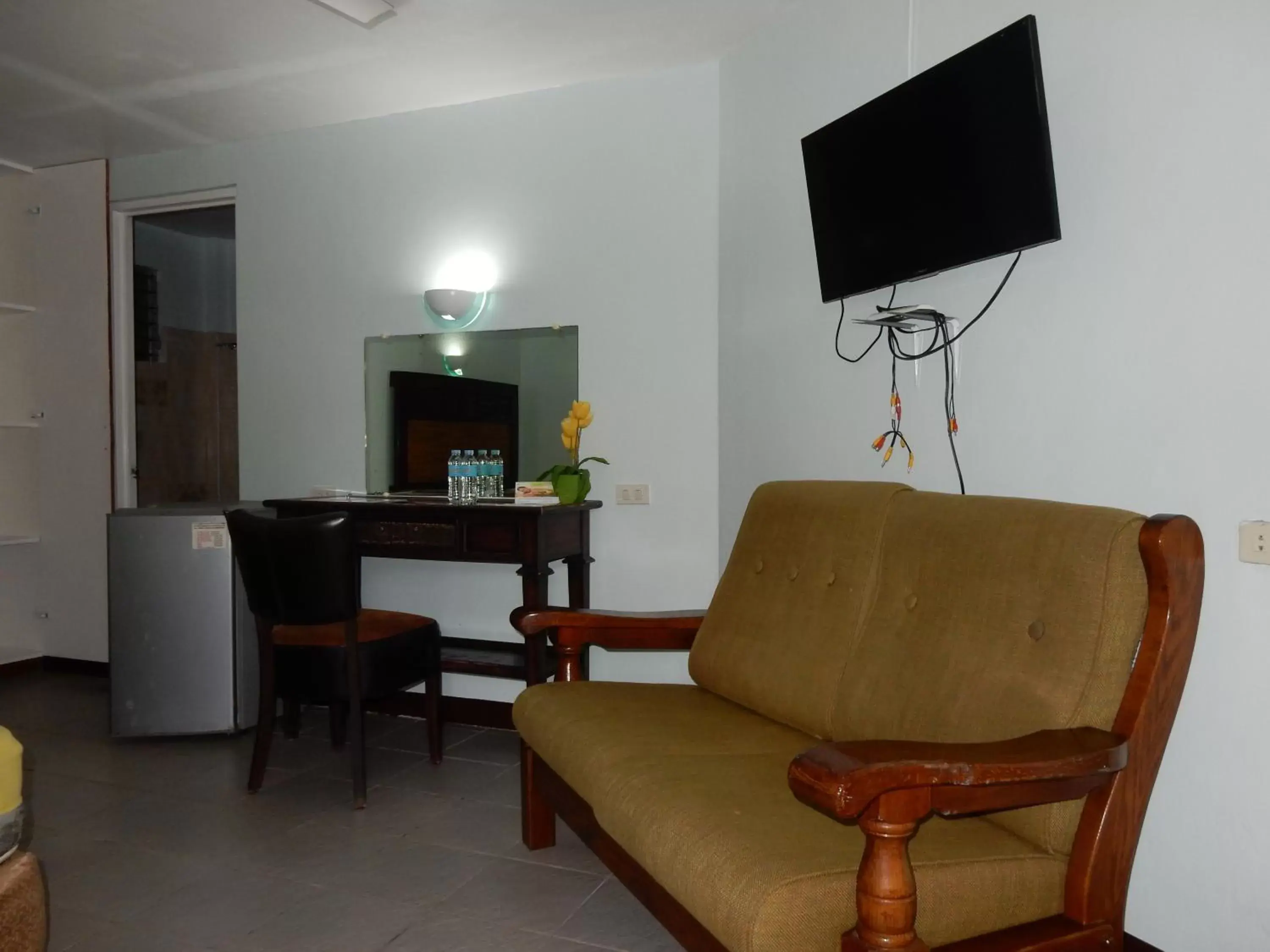 TV and multimedia, Seating Area in Oslob Seafari Resort