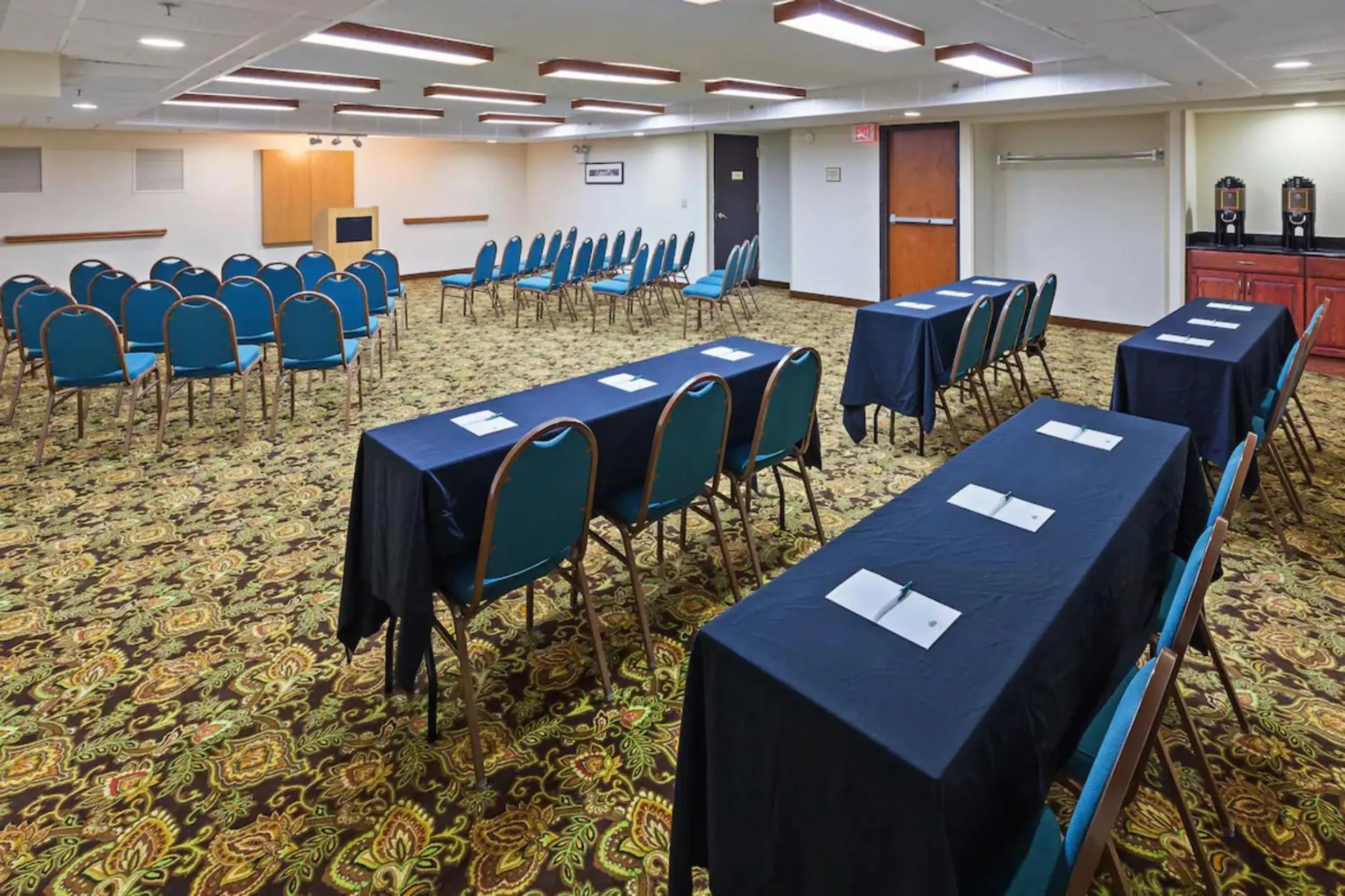 Meeting/conference room in Tulsa Square Hotel Central, I-44 By OYO