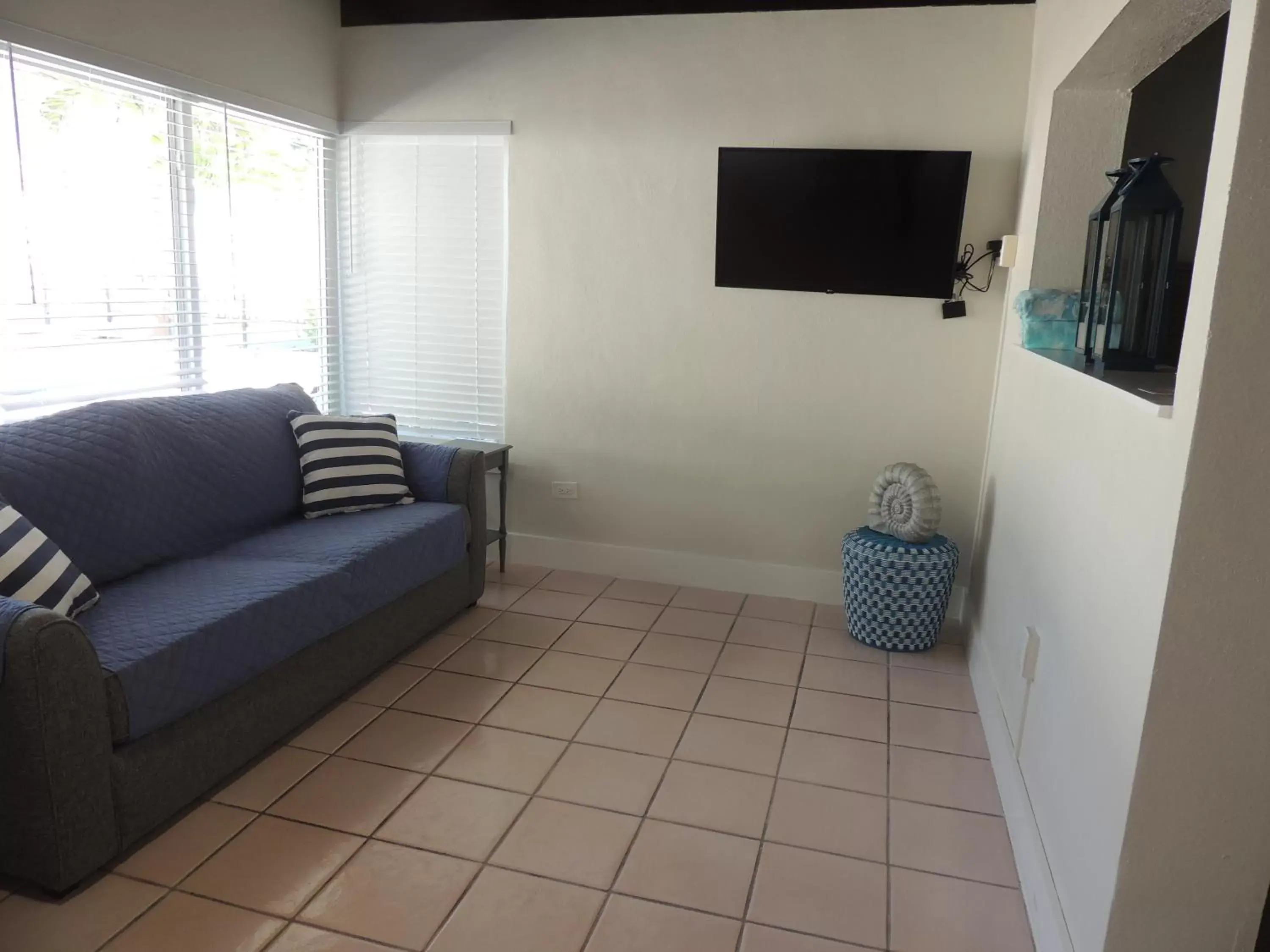 Living room, Seating Area in Sands of Islamorada