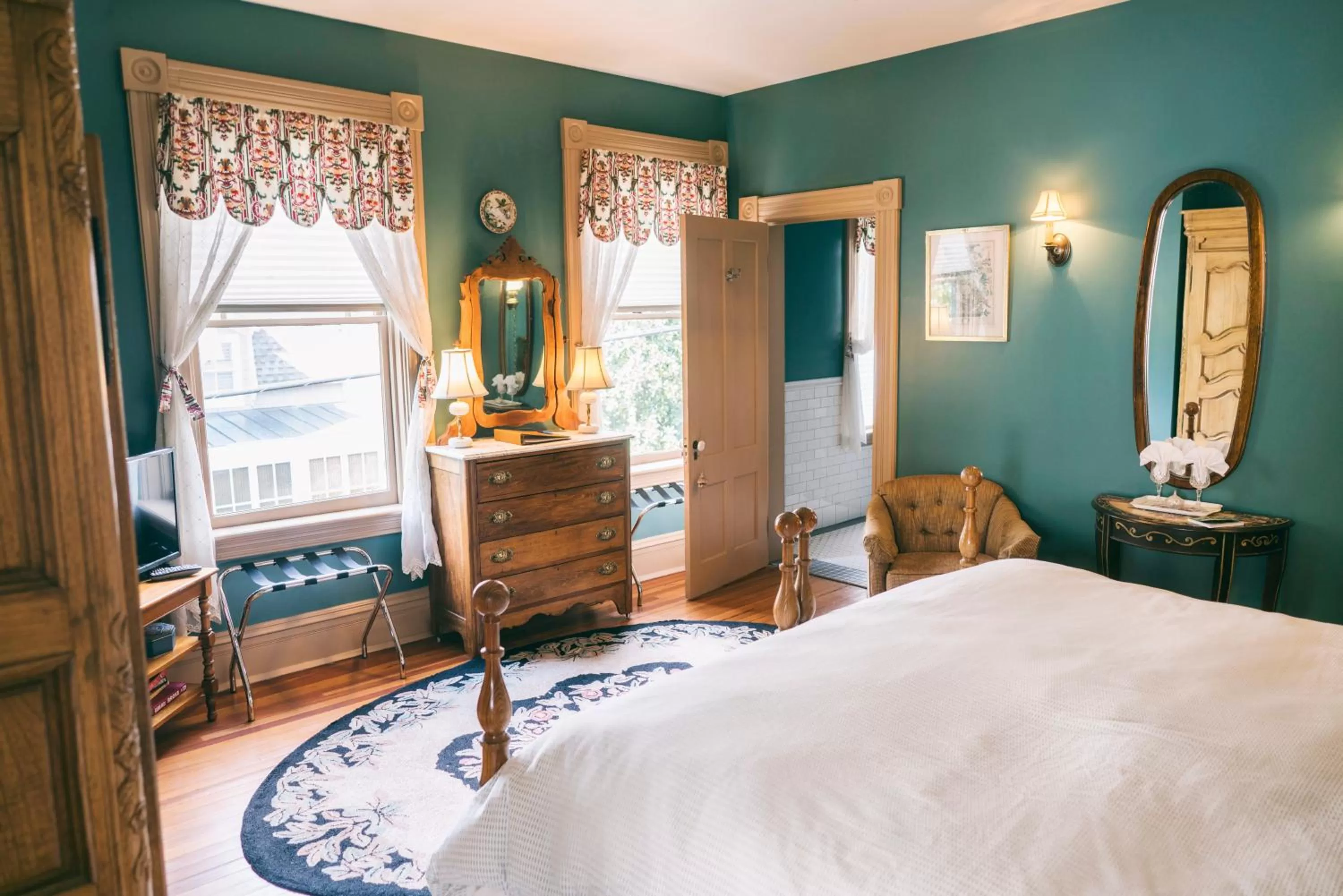 Day in Hummingbird Inn