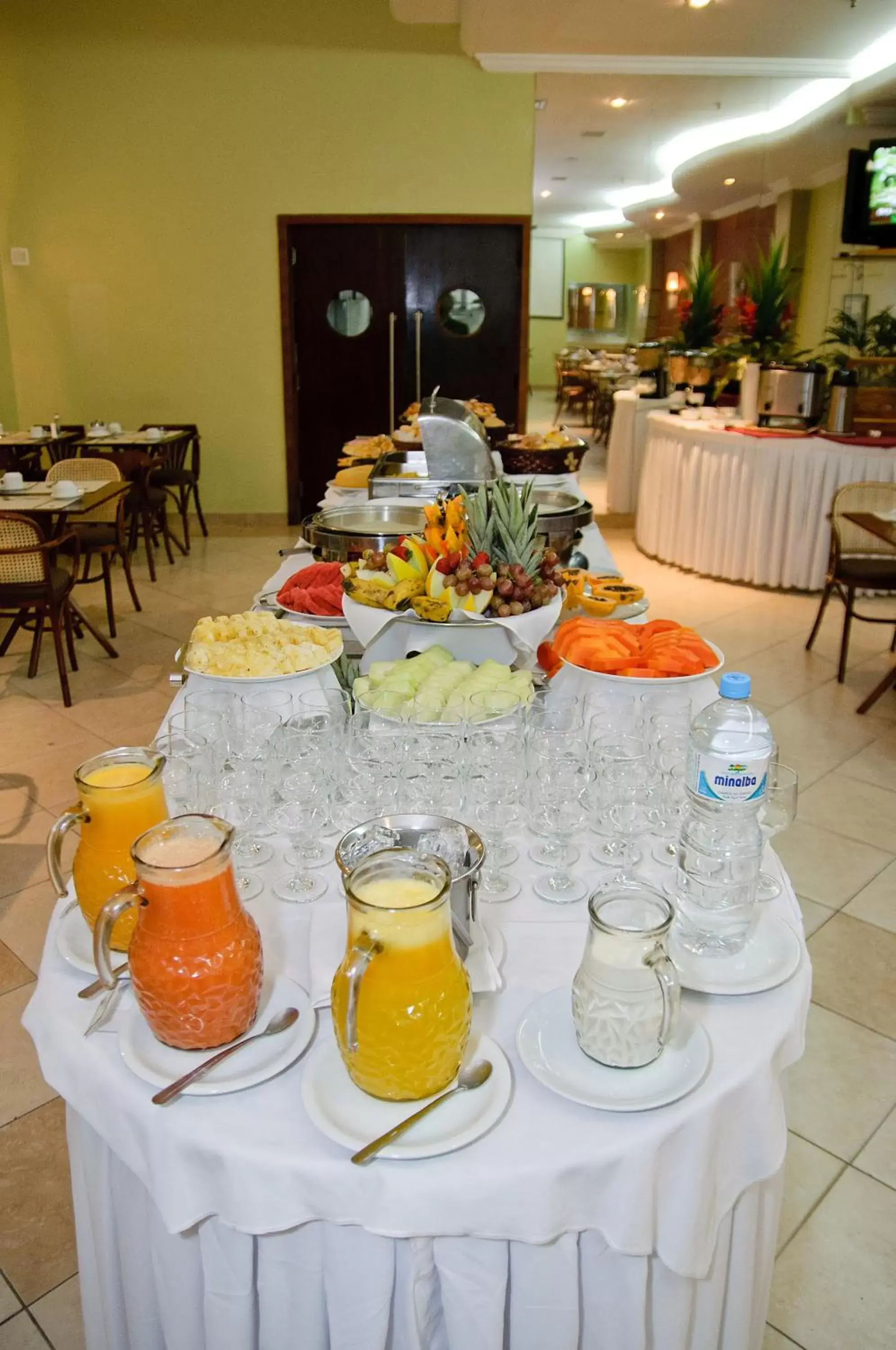 Buffet breakfast, Restaurant/Places to Eat in Mont Blanc Apart Hotel Nova Iguaçu