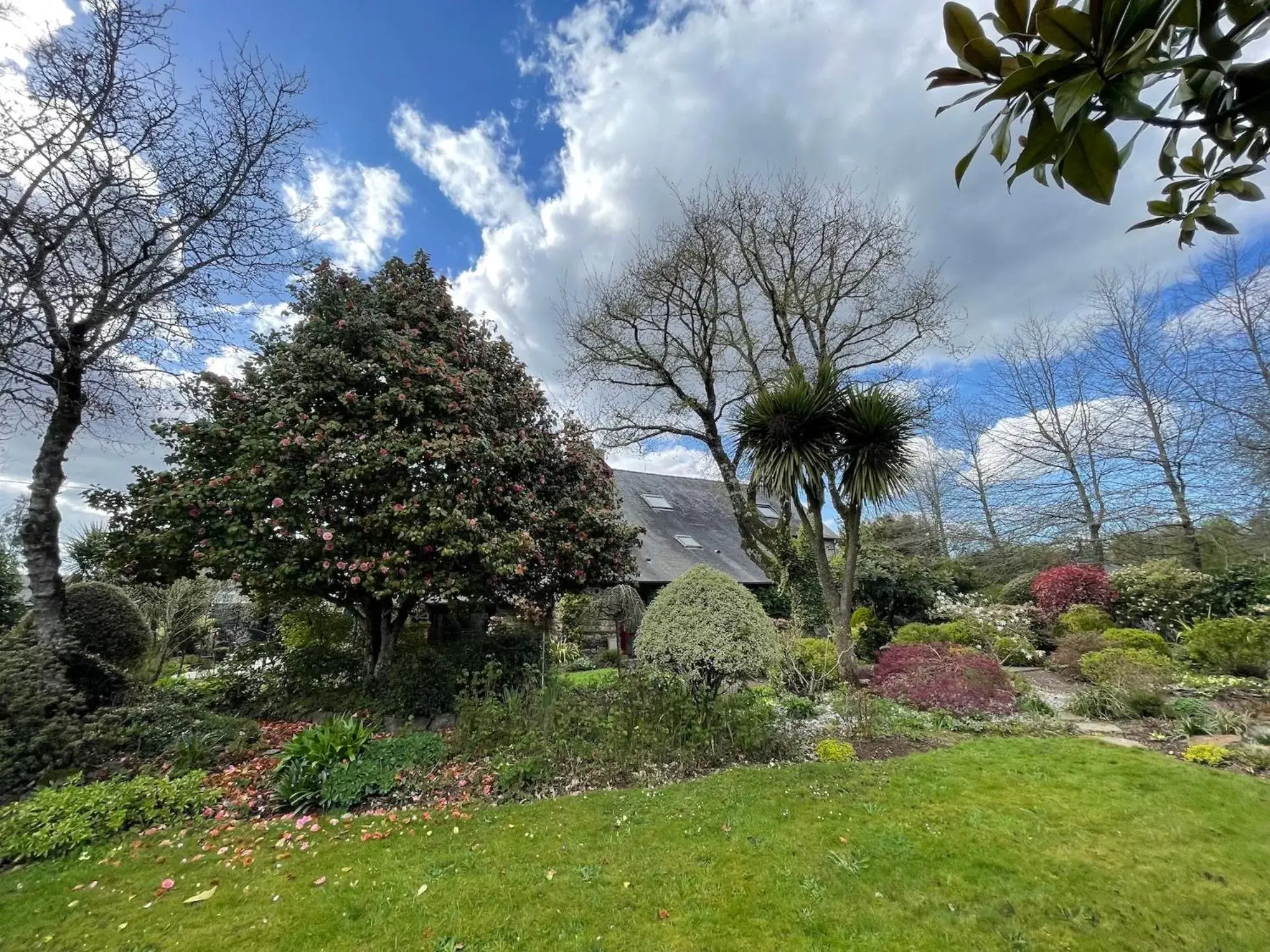 Garden in La Corne de Cerf, Forêt de Brocéliande