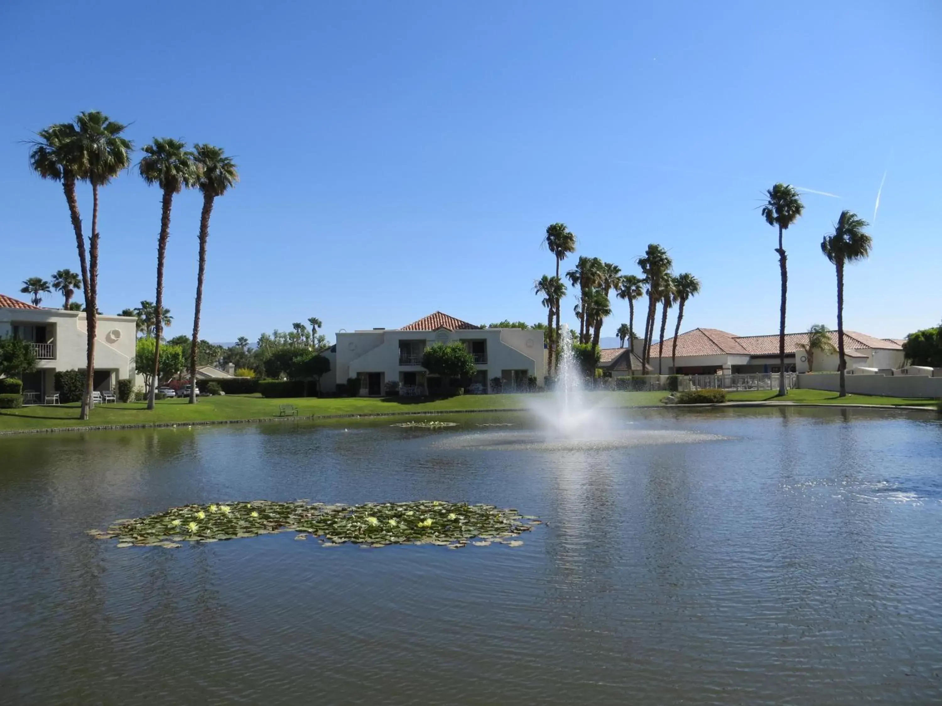 Area and facilities in Desert Breezes Resort