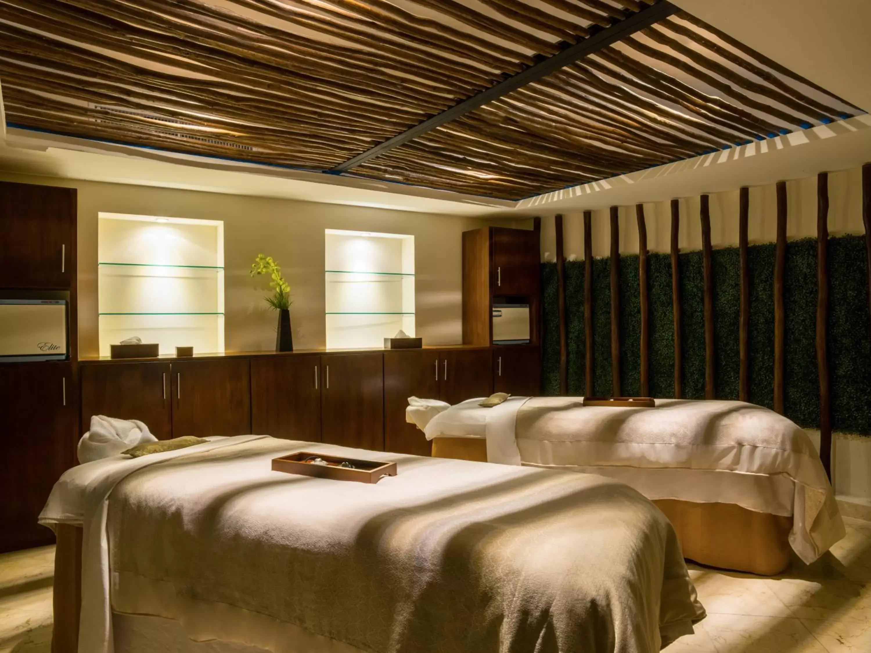 Spa and wellness centre/facilities, Bed in Fiesta Americana Cancun Villas