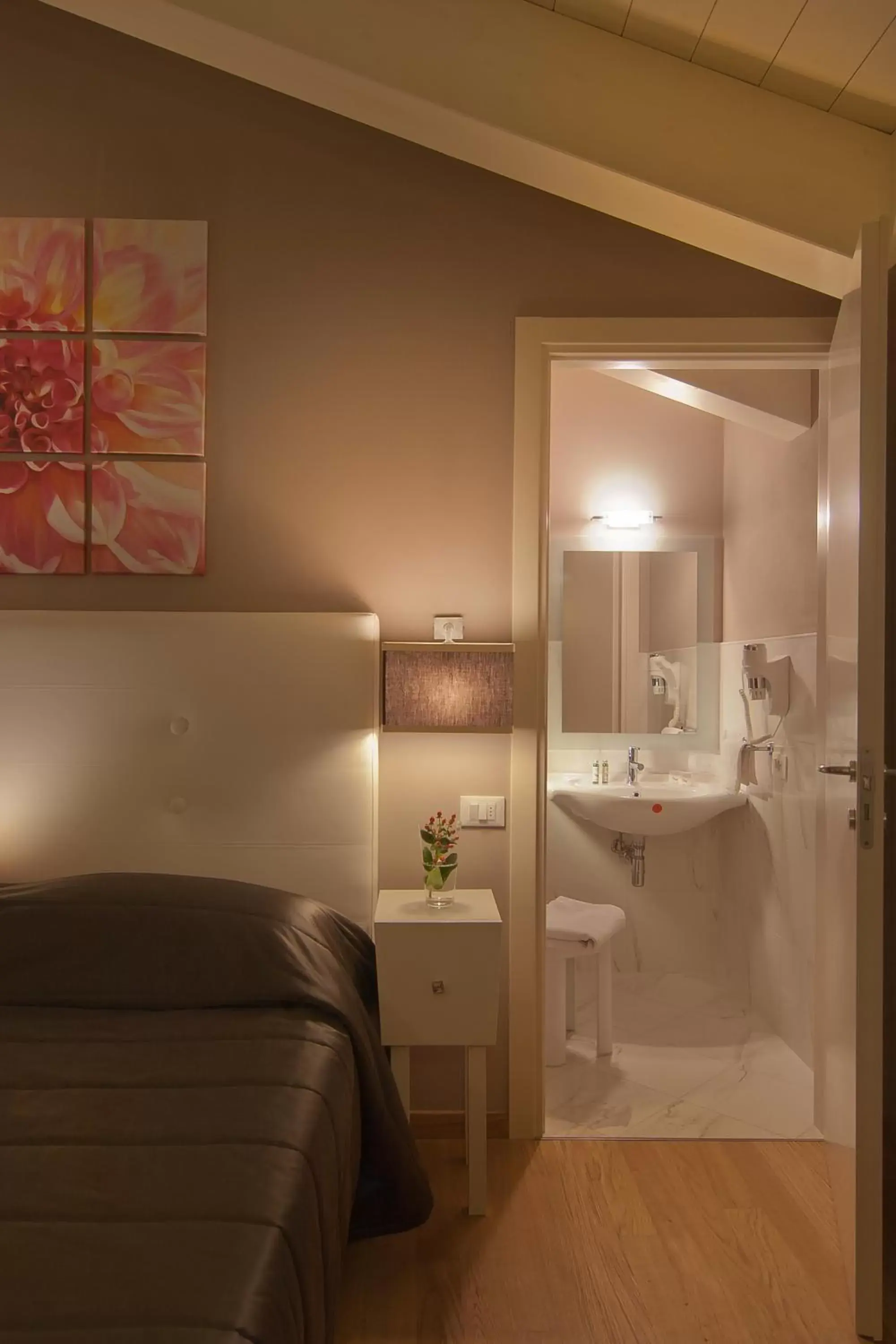 Bathroom in Hotel Arnolfo & Aqua Laetitia Spa & Beauty