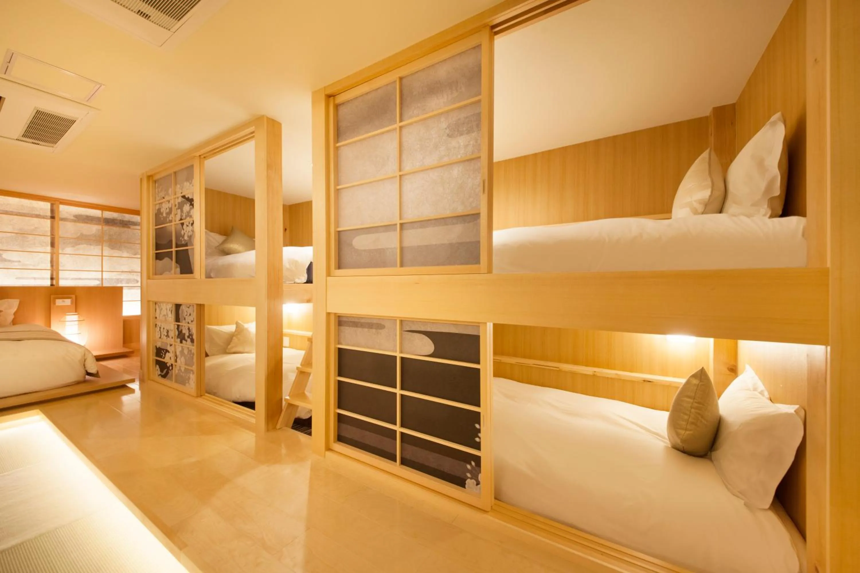 Photo of the whole room, Bed in The Centurion Classic Akasaka