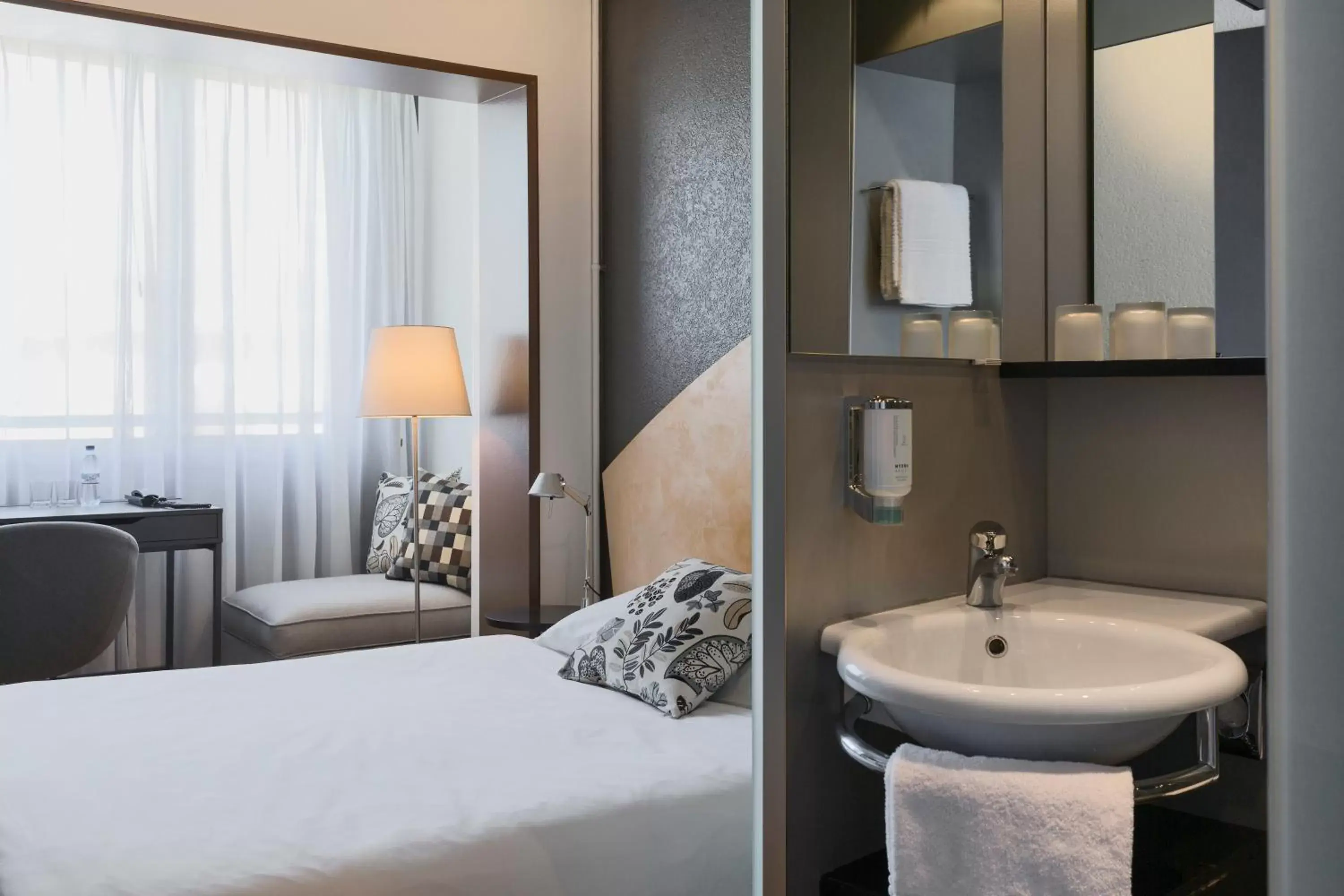 Bed, Bathroom in Hotel La Pergola