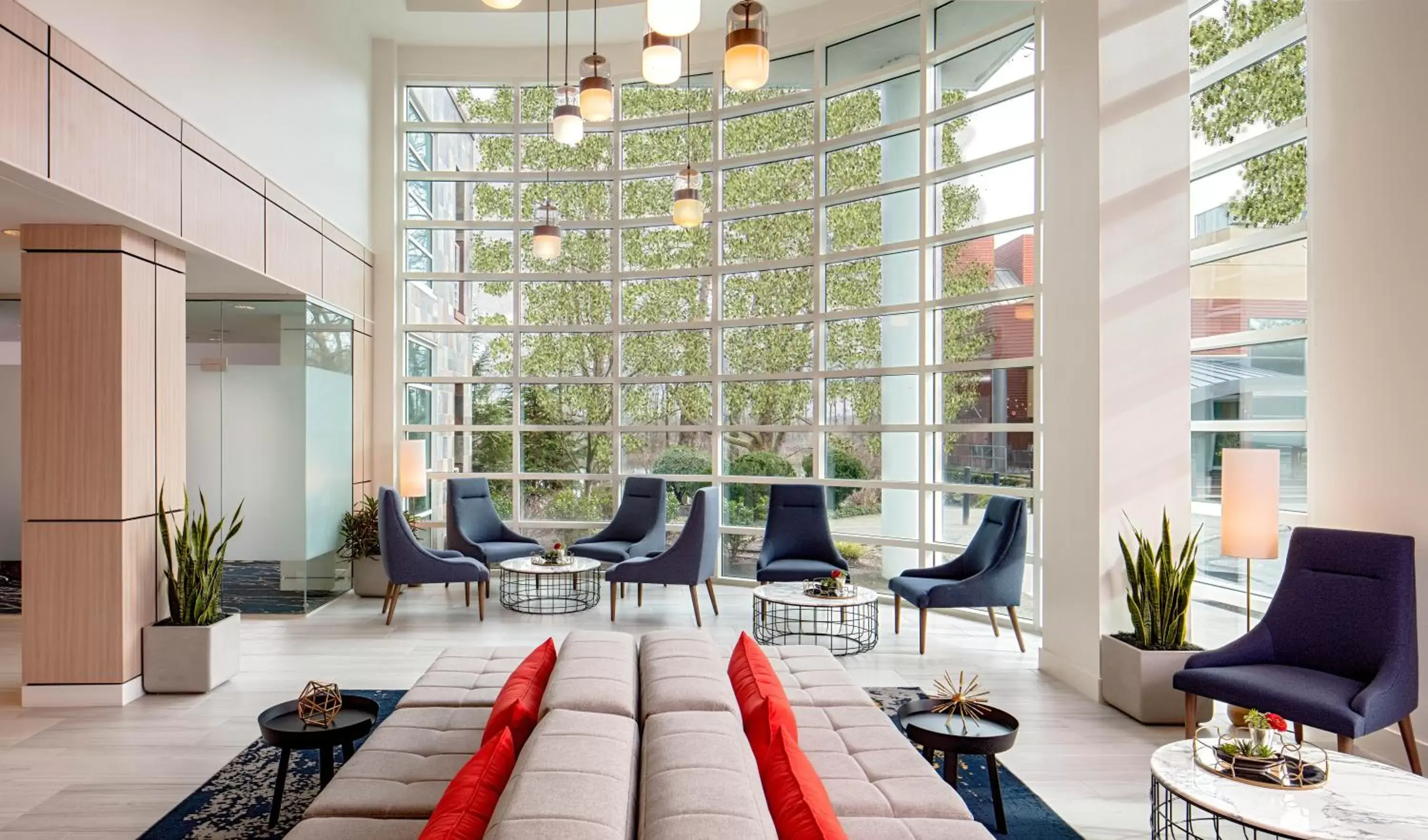 Lobby or reception, Seating Area in River's Edge Hotel Portland, Tapestry Collection by Hilton