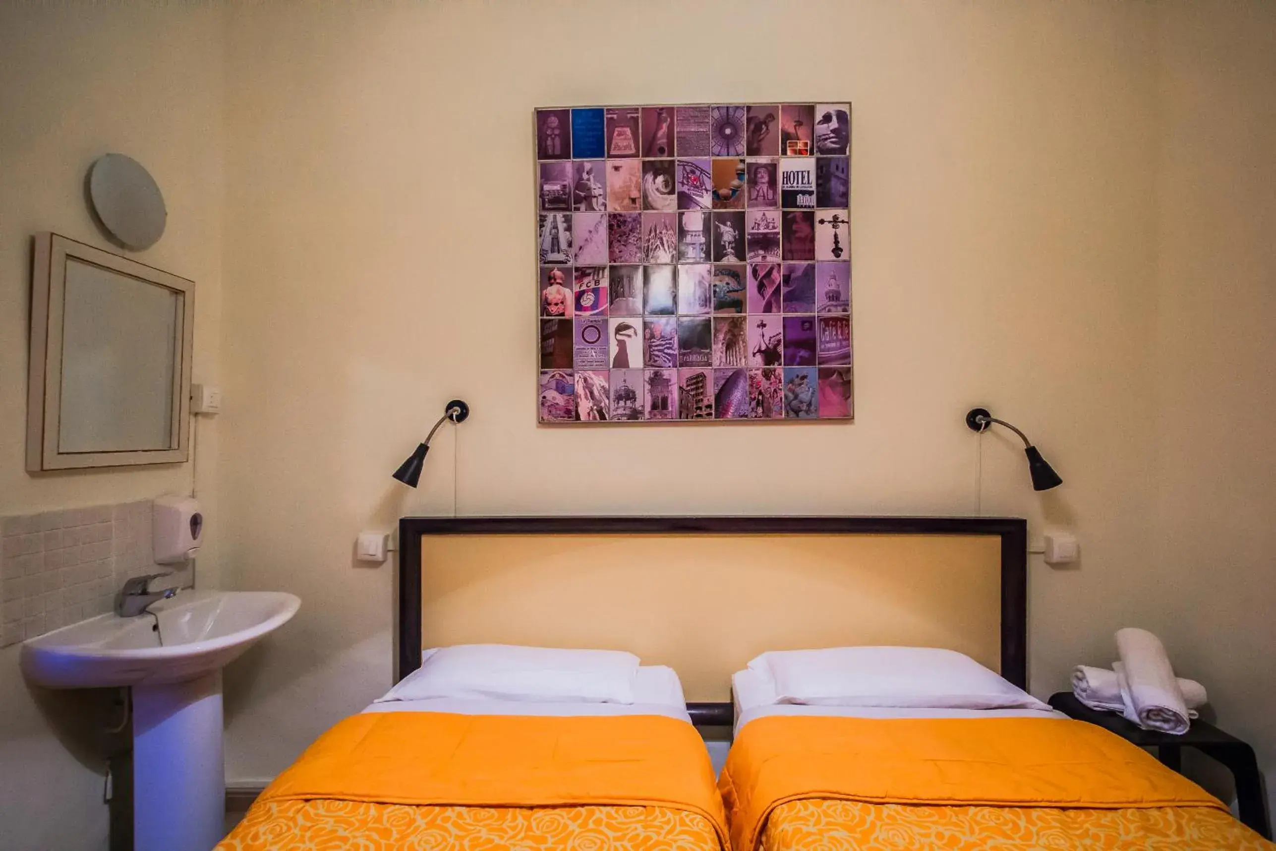 Double or Twin Room with Bathroom in Nuevo Suizo