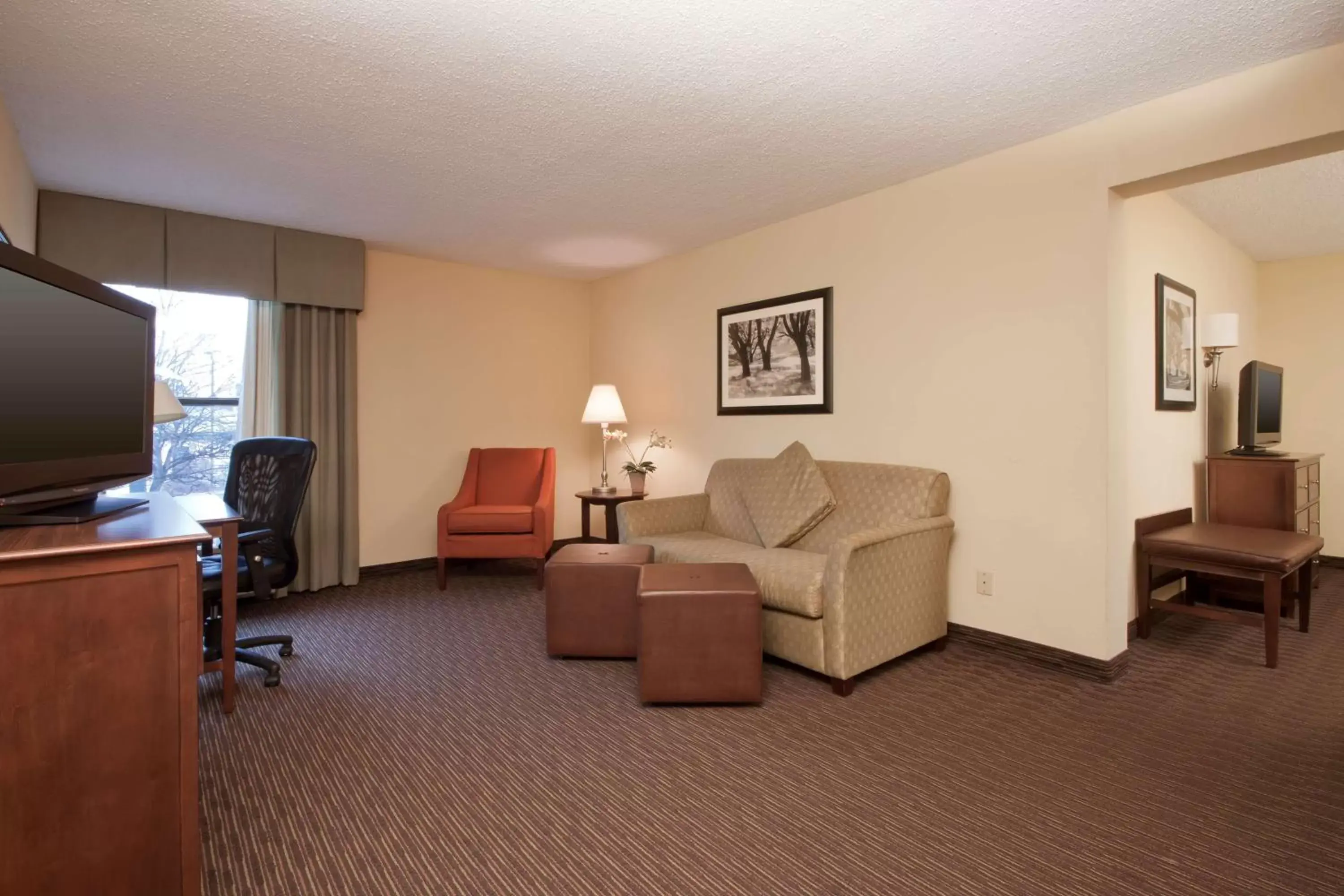 Living room, Seating Area in Hampton Inn Indianapolis Northeast/Castleton