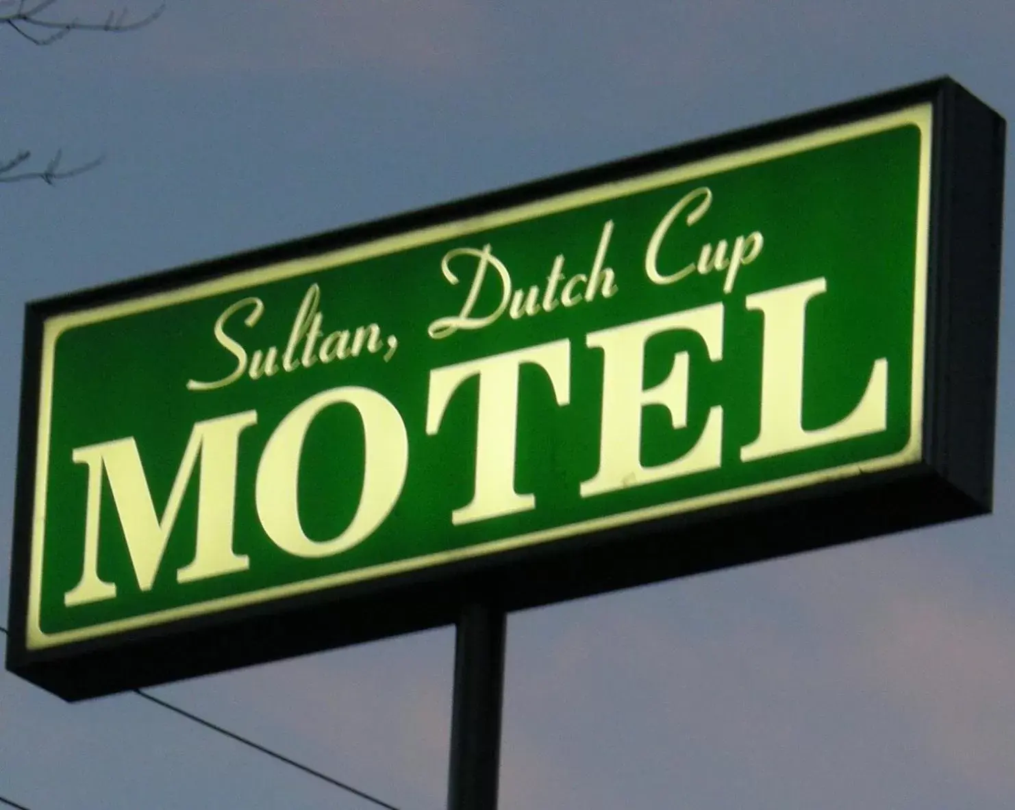 Property Logo/Sign in Dutch Cup Motel