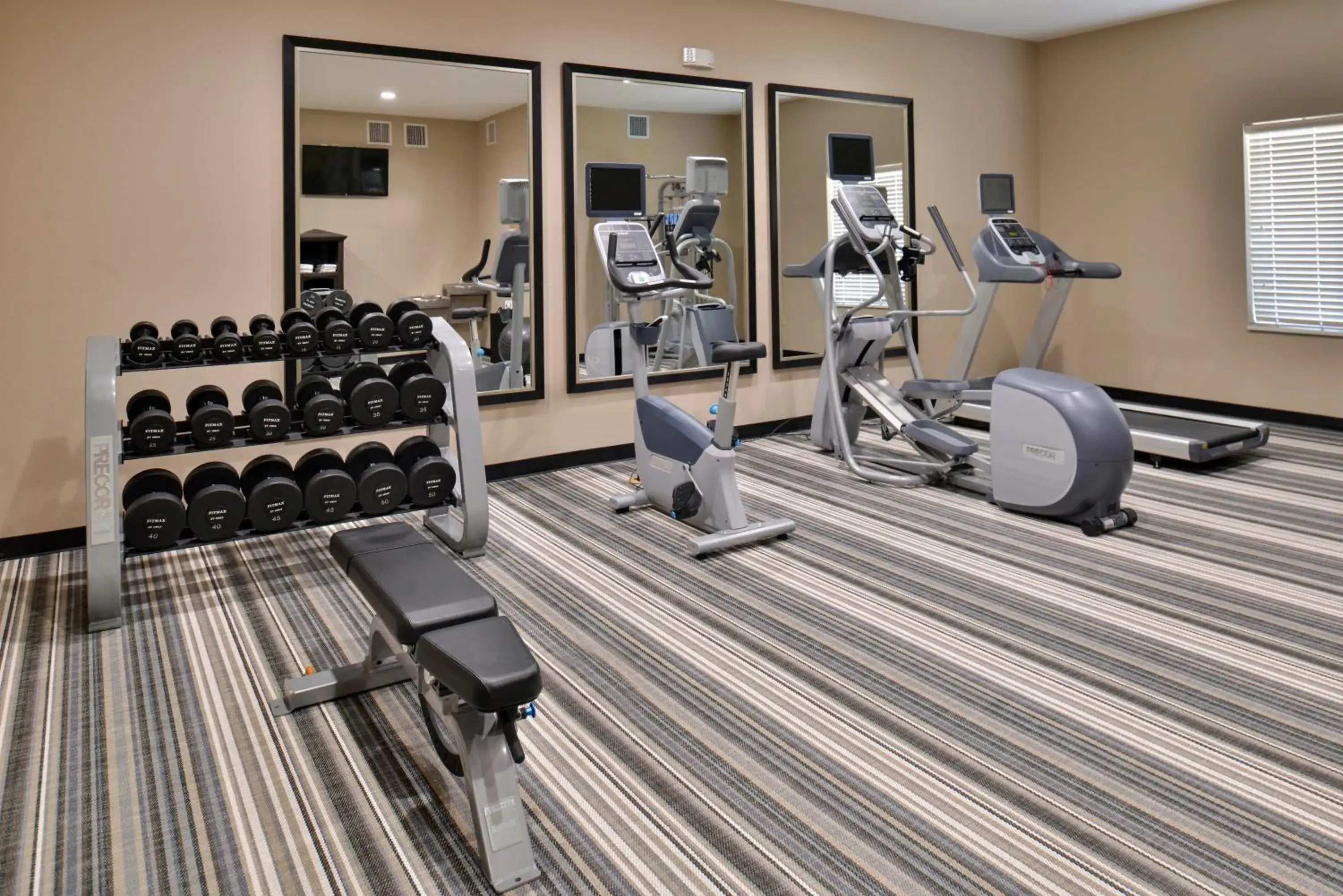 Spa and wellness centre/facilities, Fitness Center/Facilities in Candlewood Suites Kenedy, an IHG Hotel