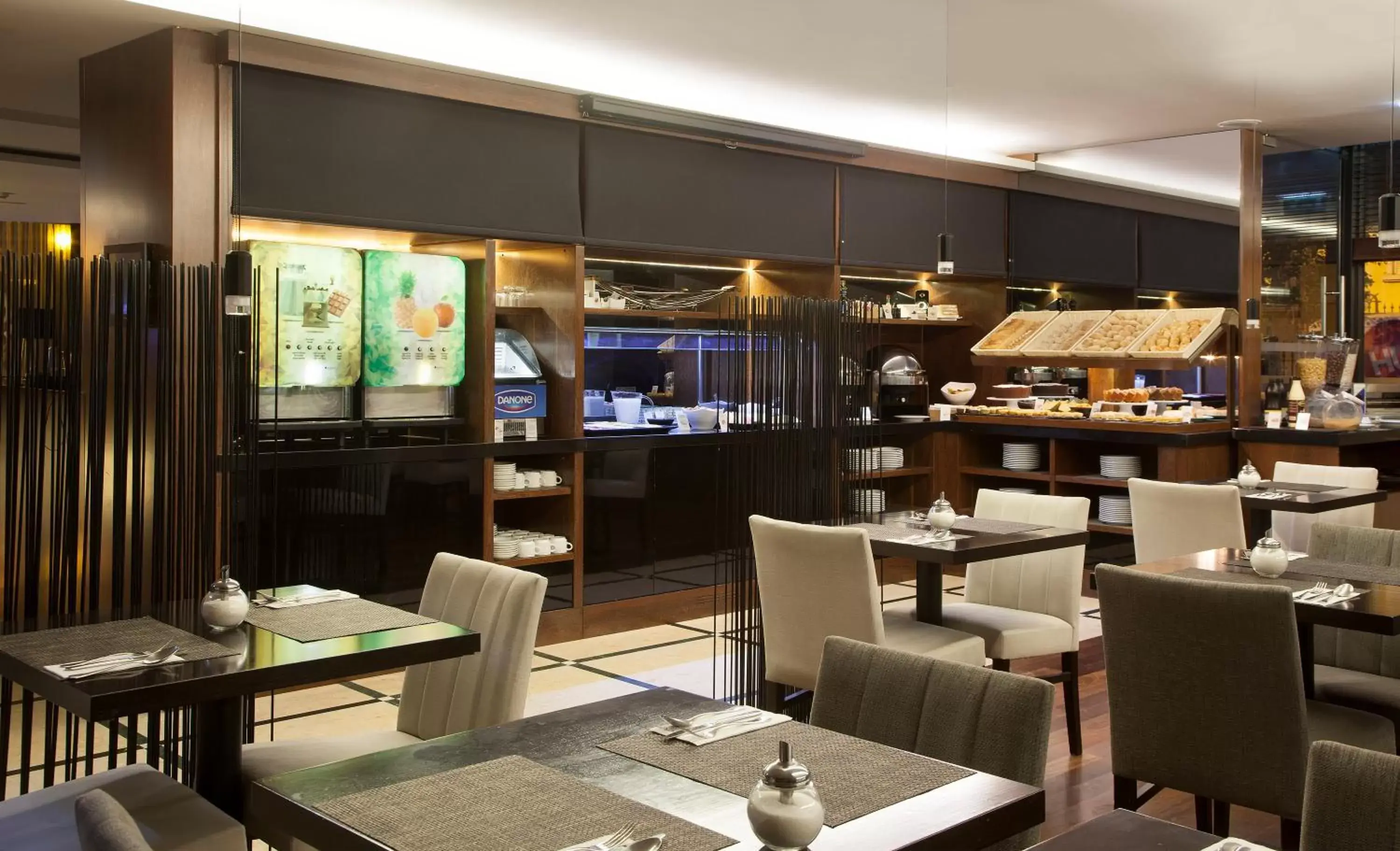 Restaurant/Places to Eat in TURIM Saldanha Hotel