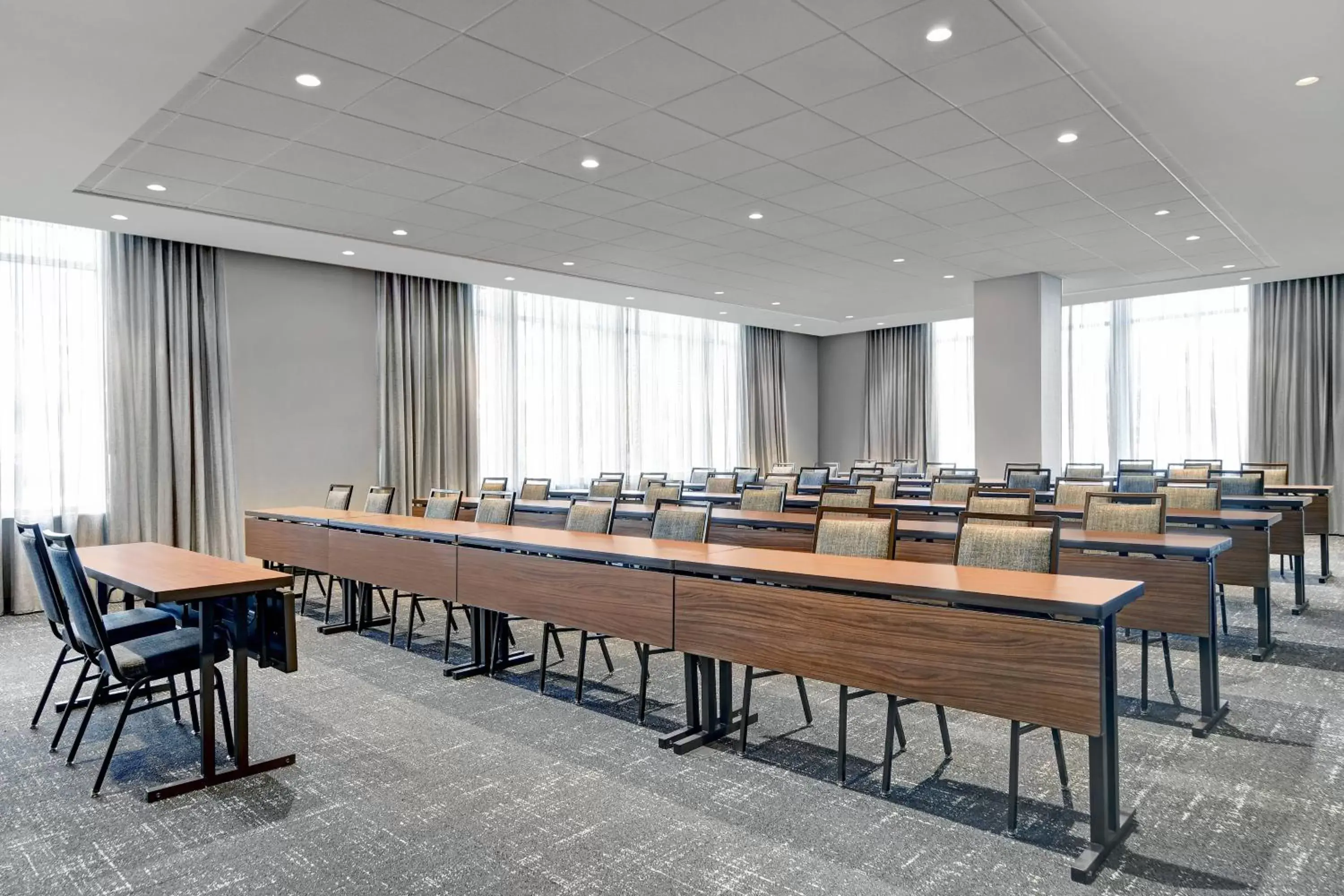 Meeting/conference room in Courtyard by Marriott Manhattan Aggieville