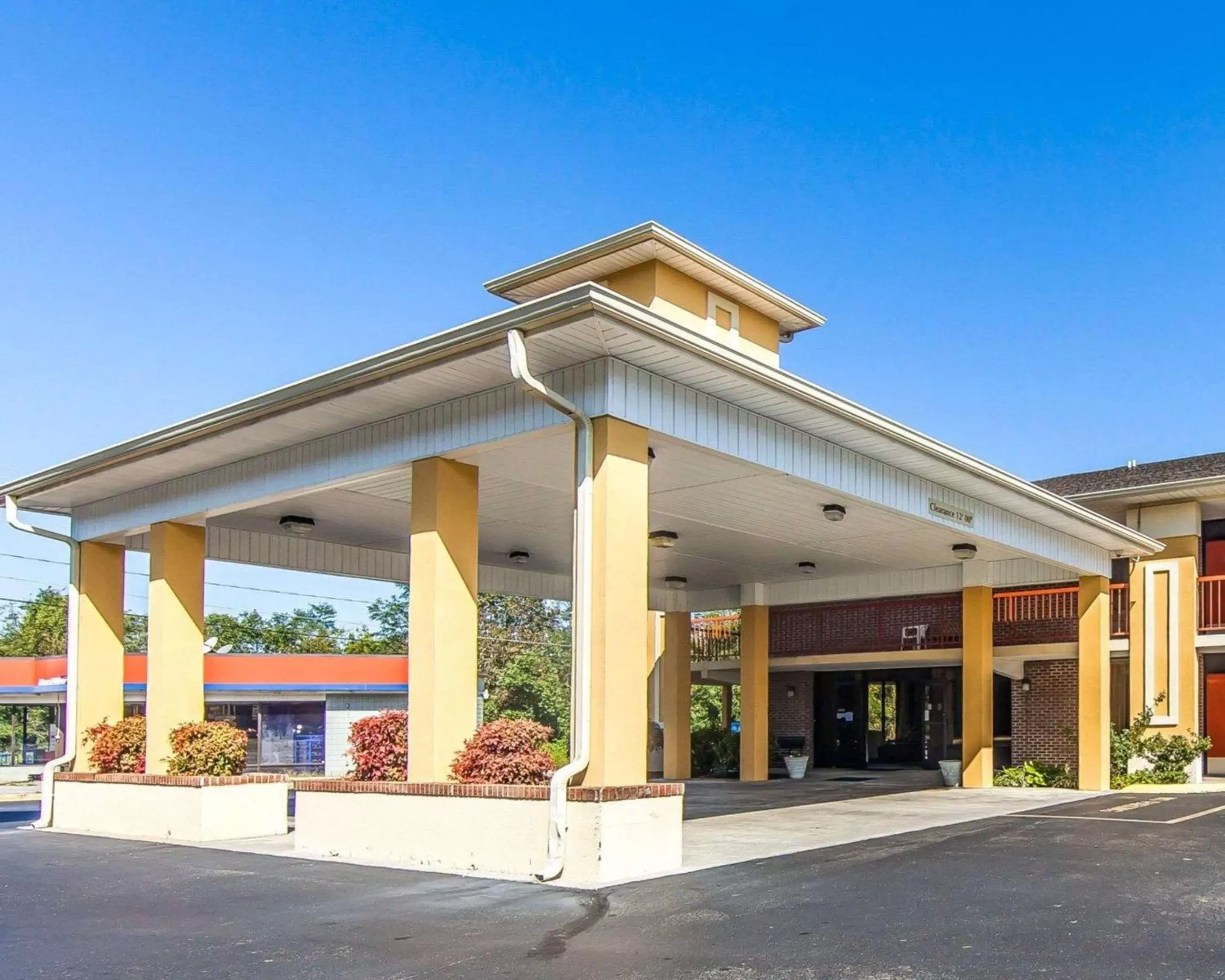 Property Building in Quality Inn West - Sweetwater