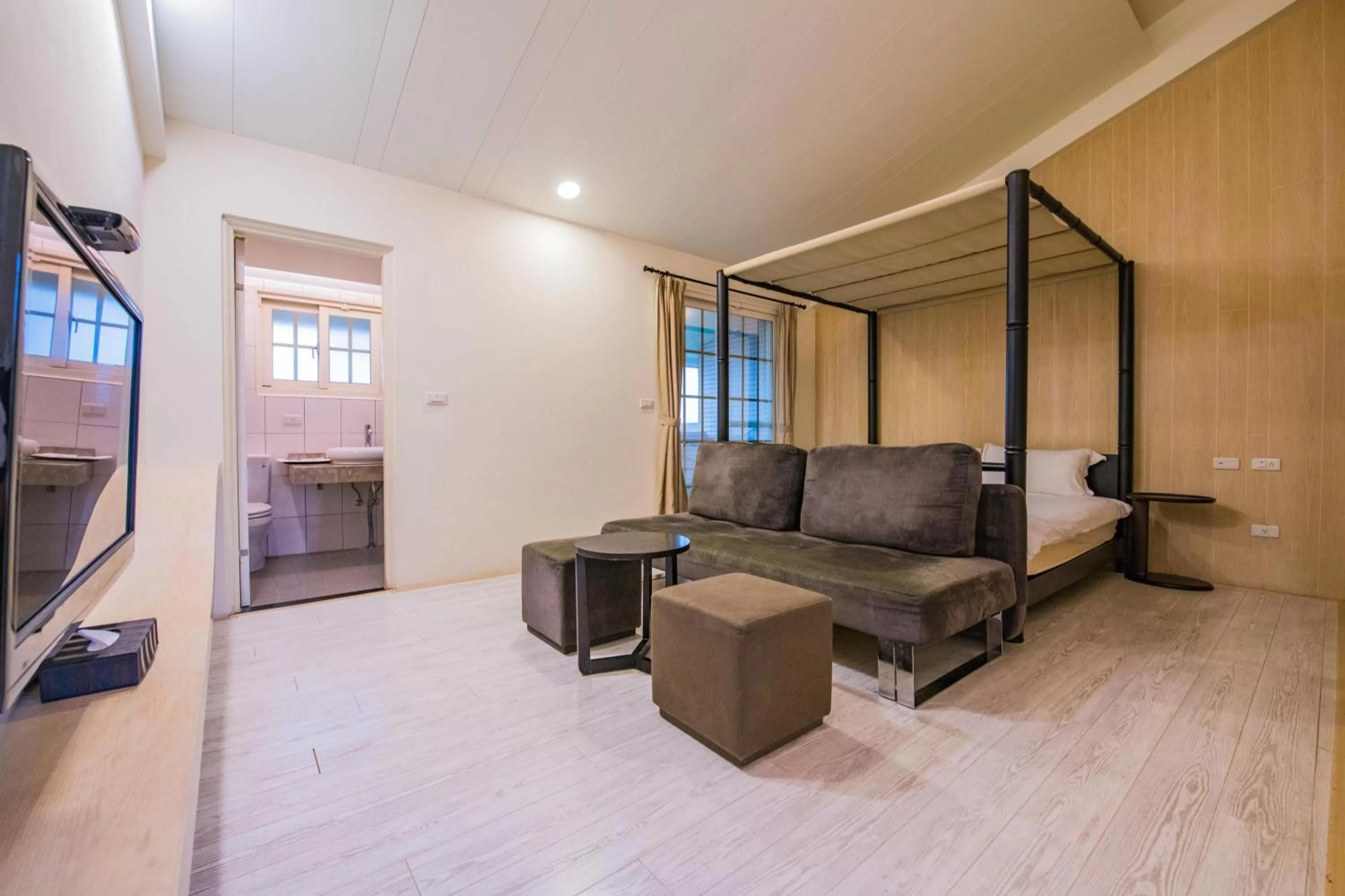 Seating Area in Pisces06