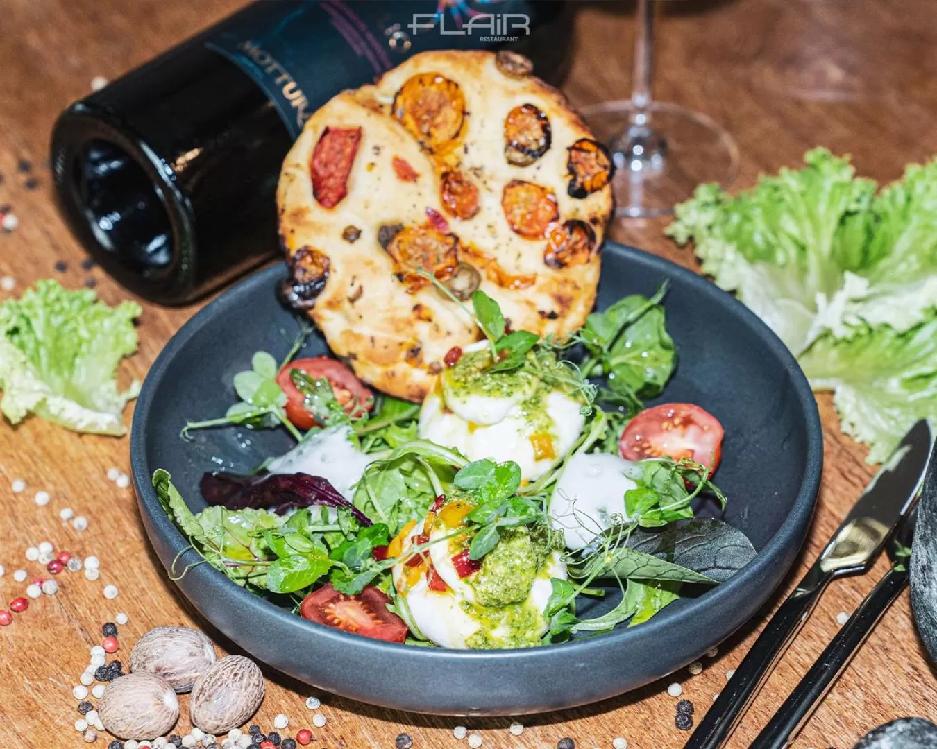 Restaurant/places to eat in AiREA Hotel