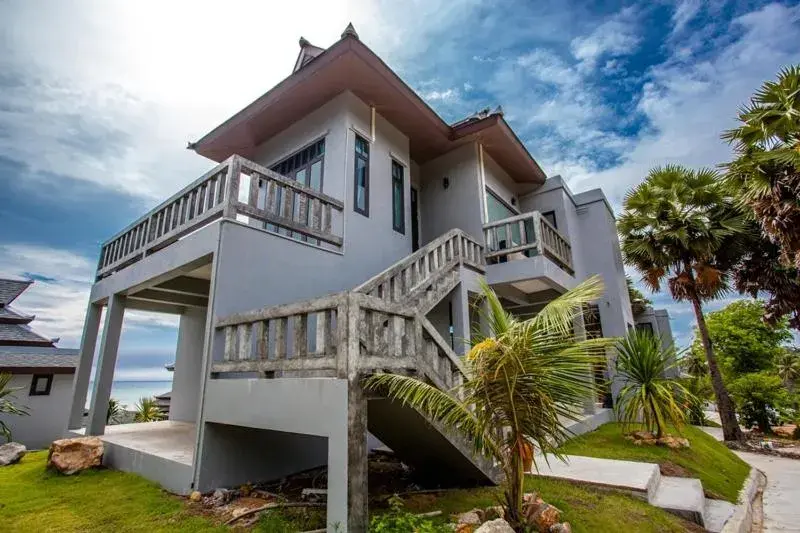 Property Building in Lanta Corner Resort