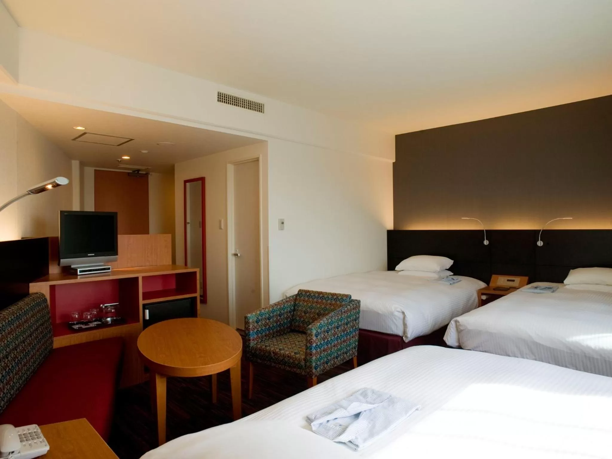 Photo of the whole room, Bed in Hotel Nikko Narita