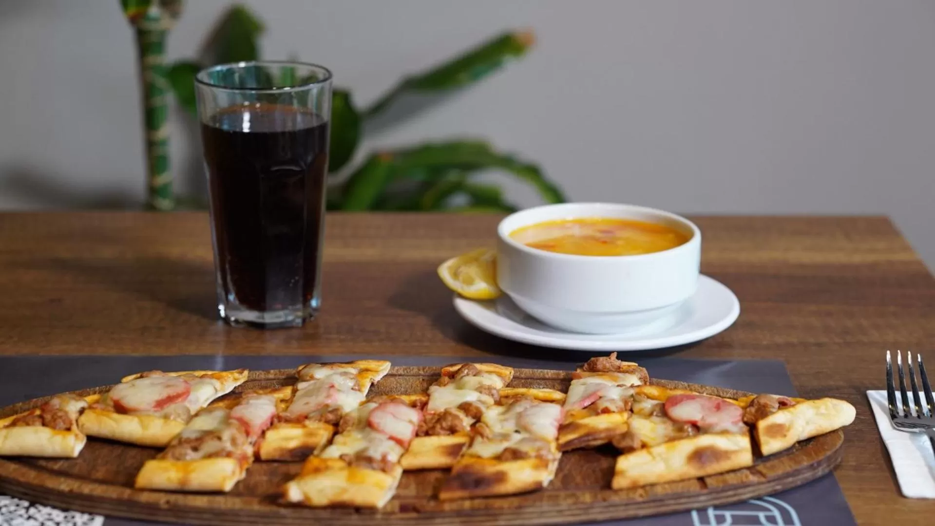 Food and drinks in Homey AirPort Hotel