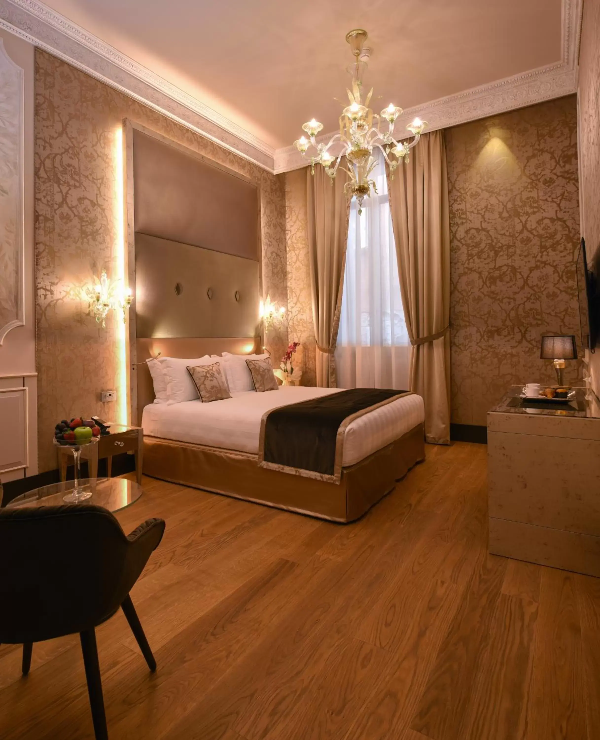 Photo of the whole room, Bed in Santa Croce Boutique Hotel