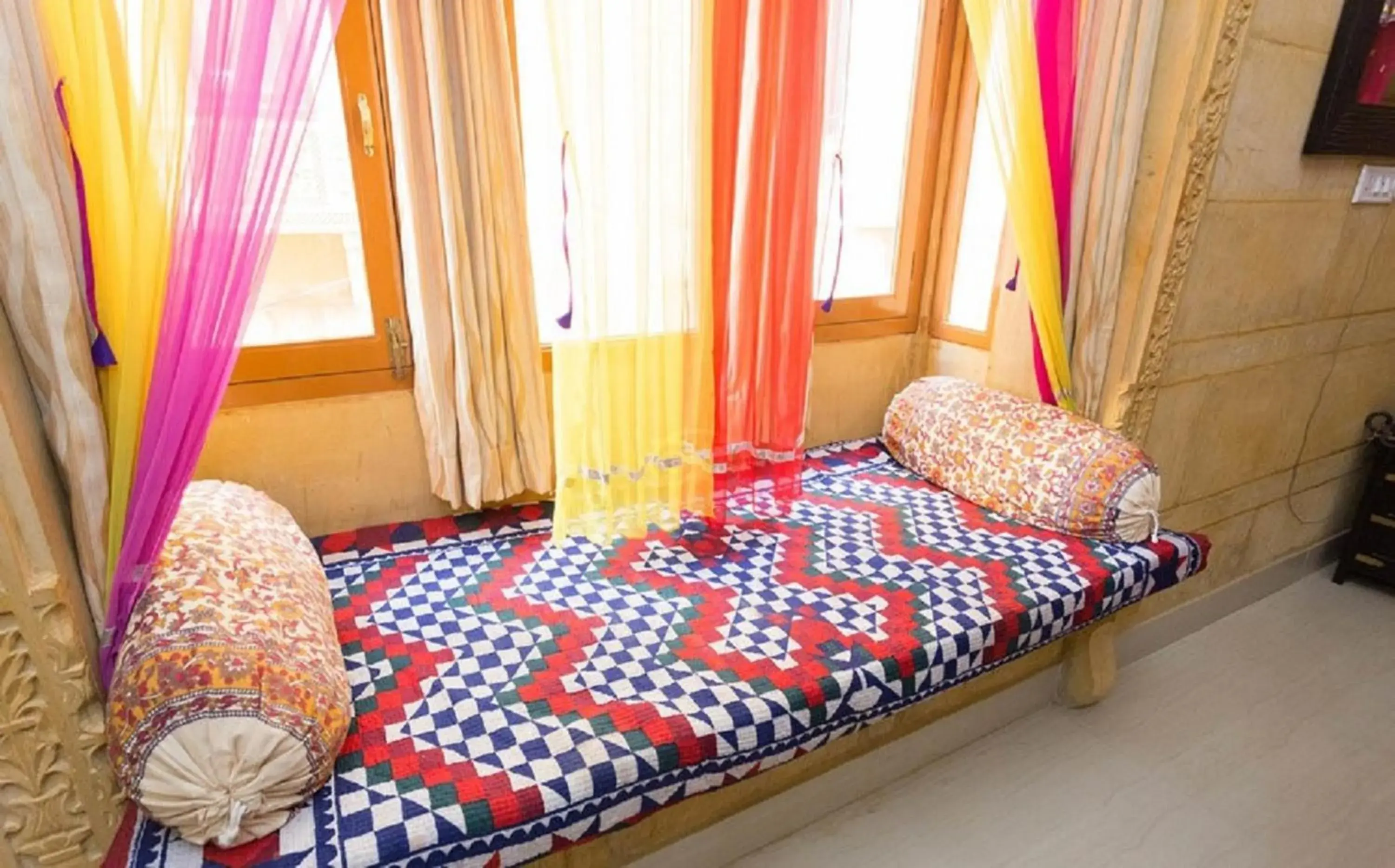 Balcony/Terrace, Bed in Hotel Royal Haveli