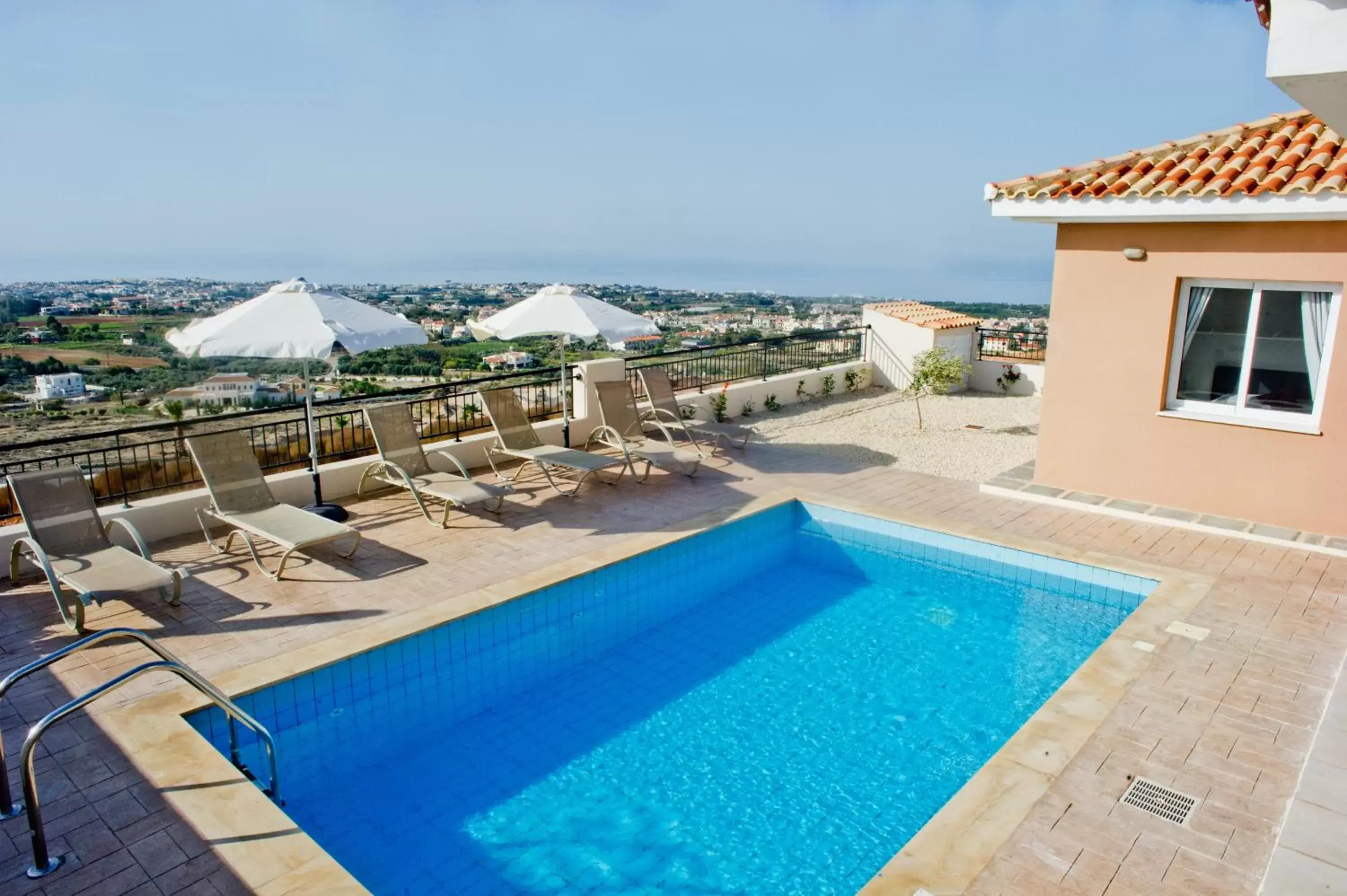 Swimming Pool in Club St. George