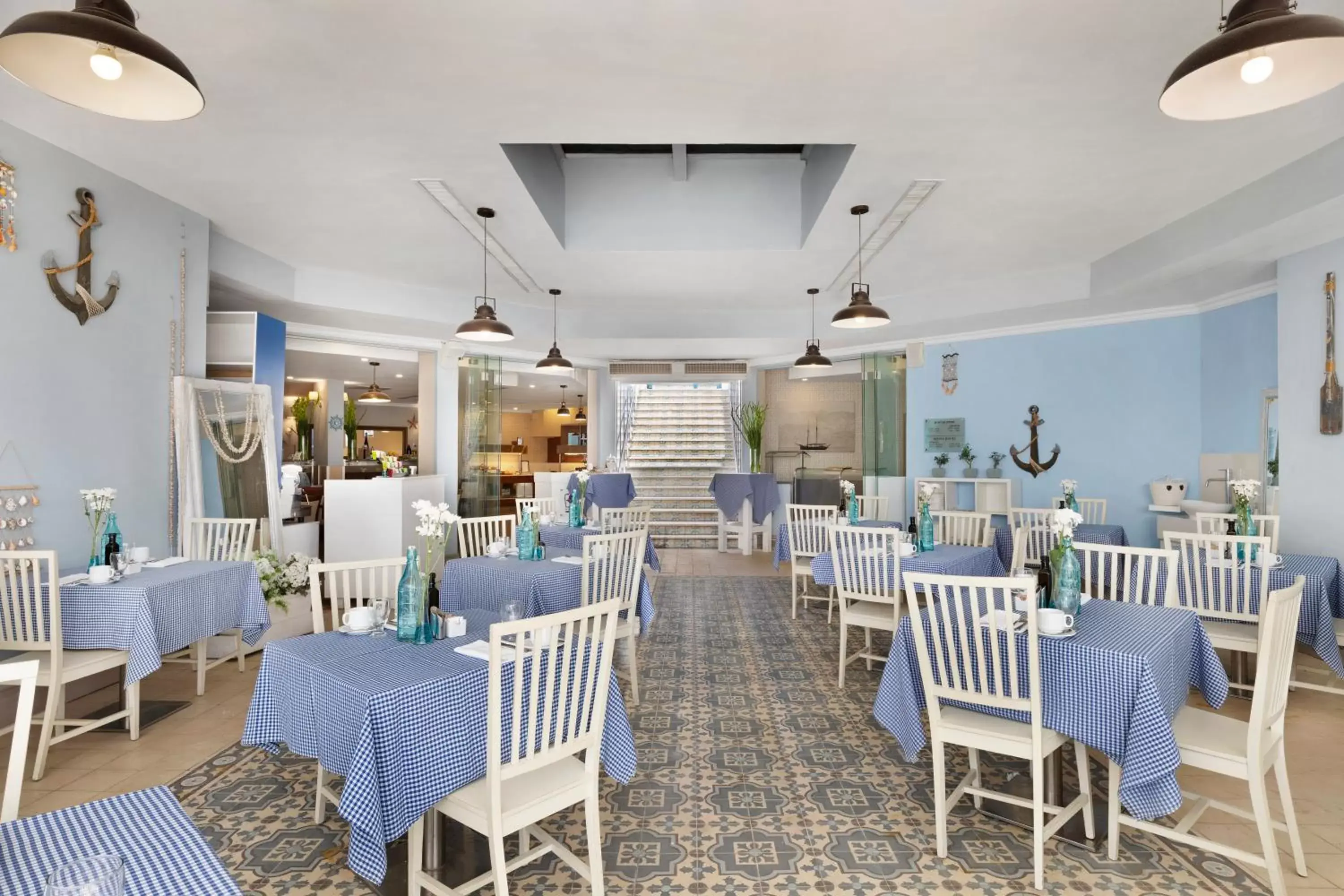 Restaurant/Places to Eat in Herbert Samuel The Reef Eilat