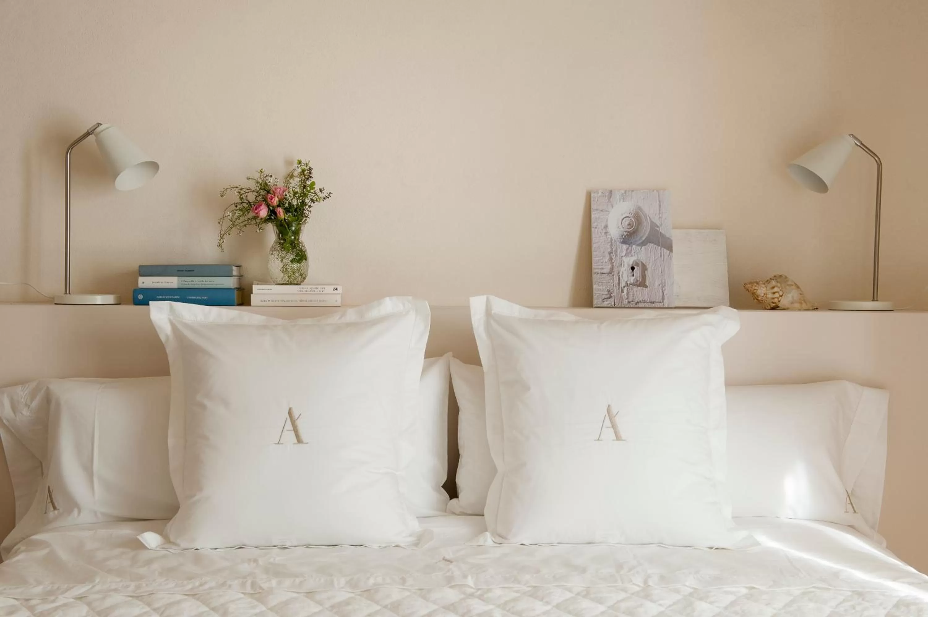 Bed in Arkhé Hotel Boutique Pals