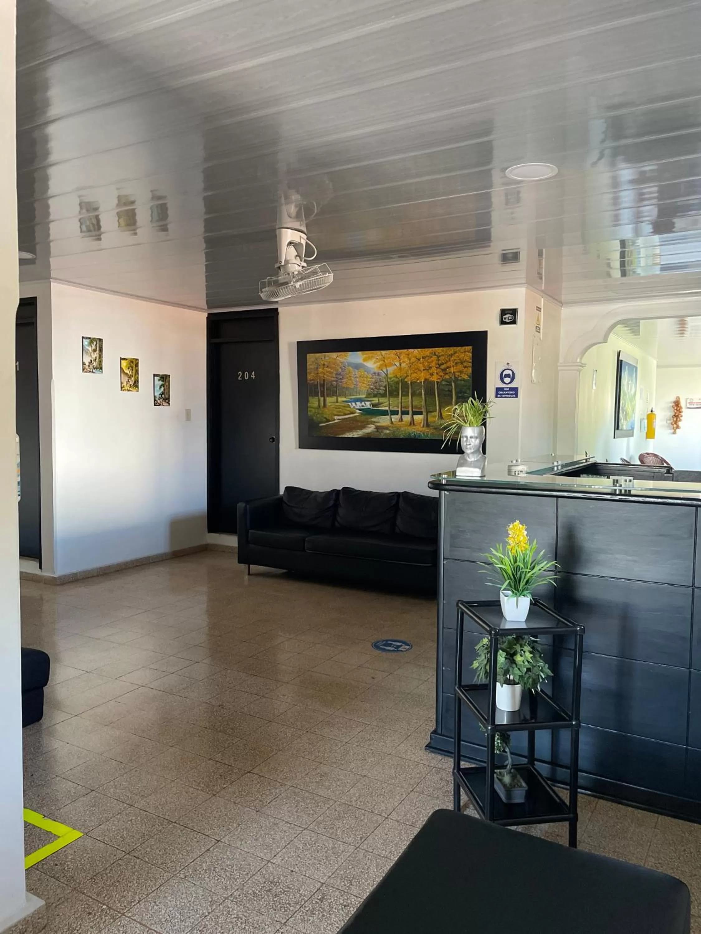 Lobby or reception, Kitchen/Kitchenette in Hotel Balop