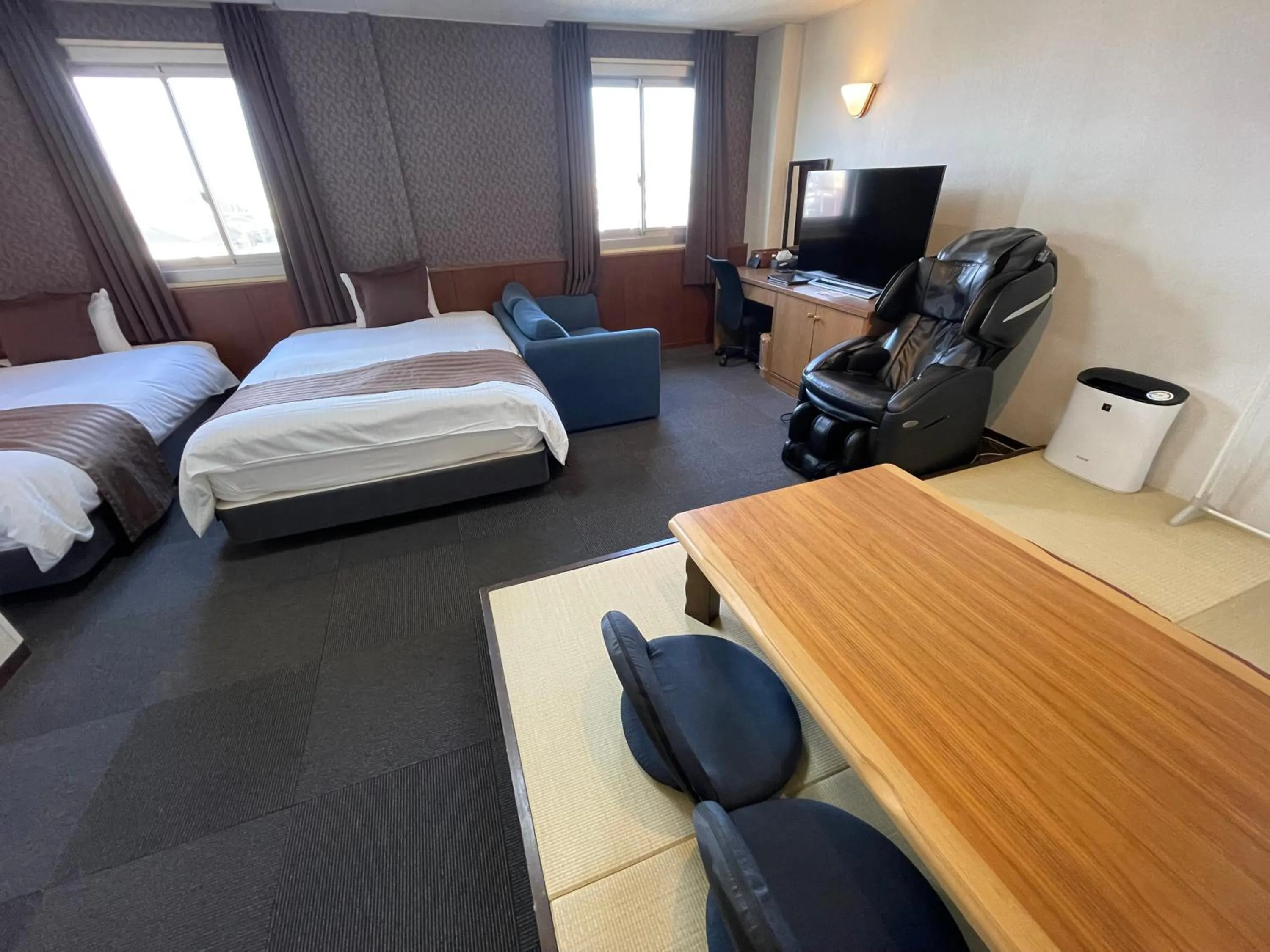 Bed in Kansai Airport Spa Hotel Garden Palace