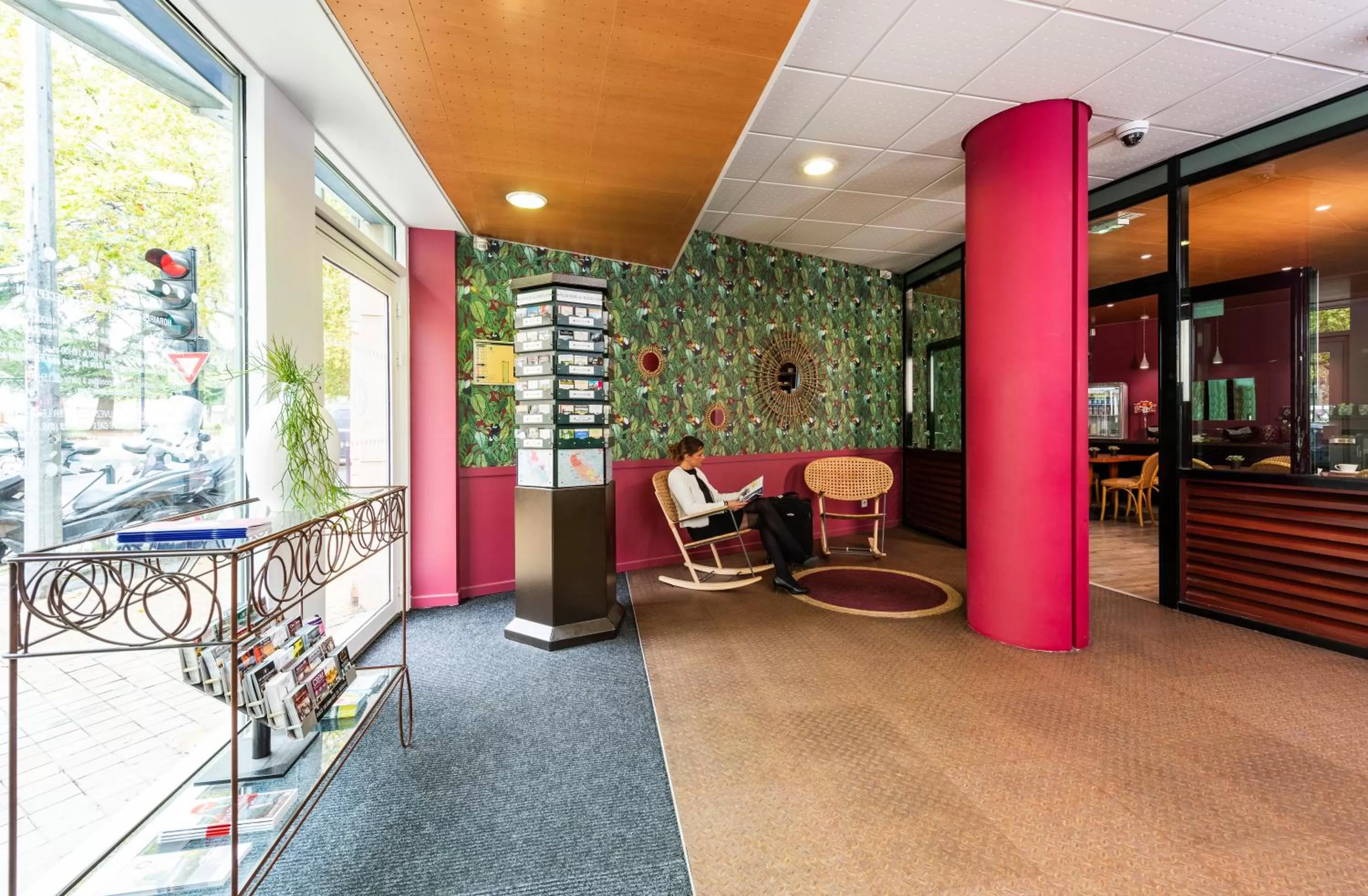 Lobby or reception in Ténéo Apparthotel Bordeaux - Gare Saint Jean