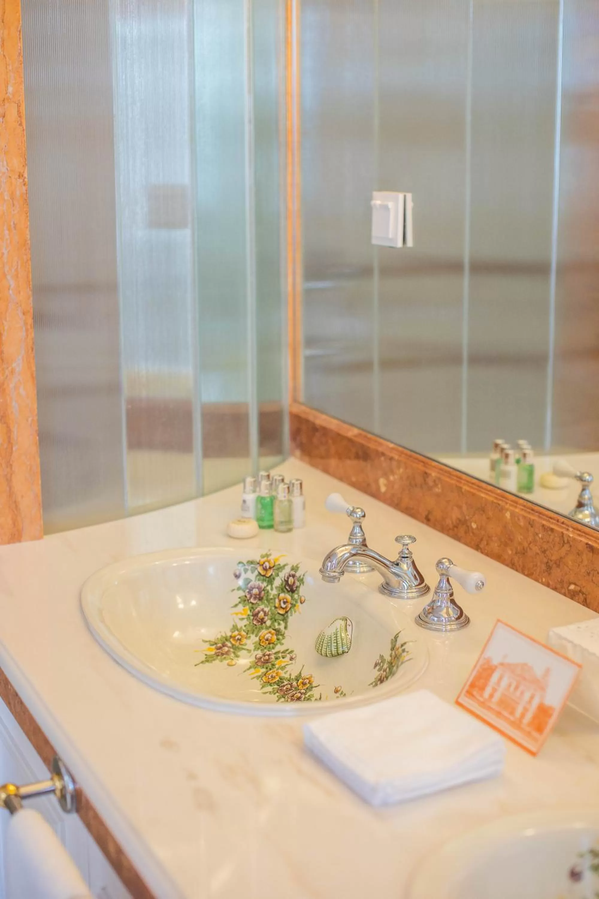 Bathroom in Estoril Vintage Hotel