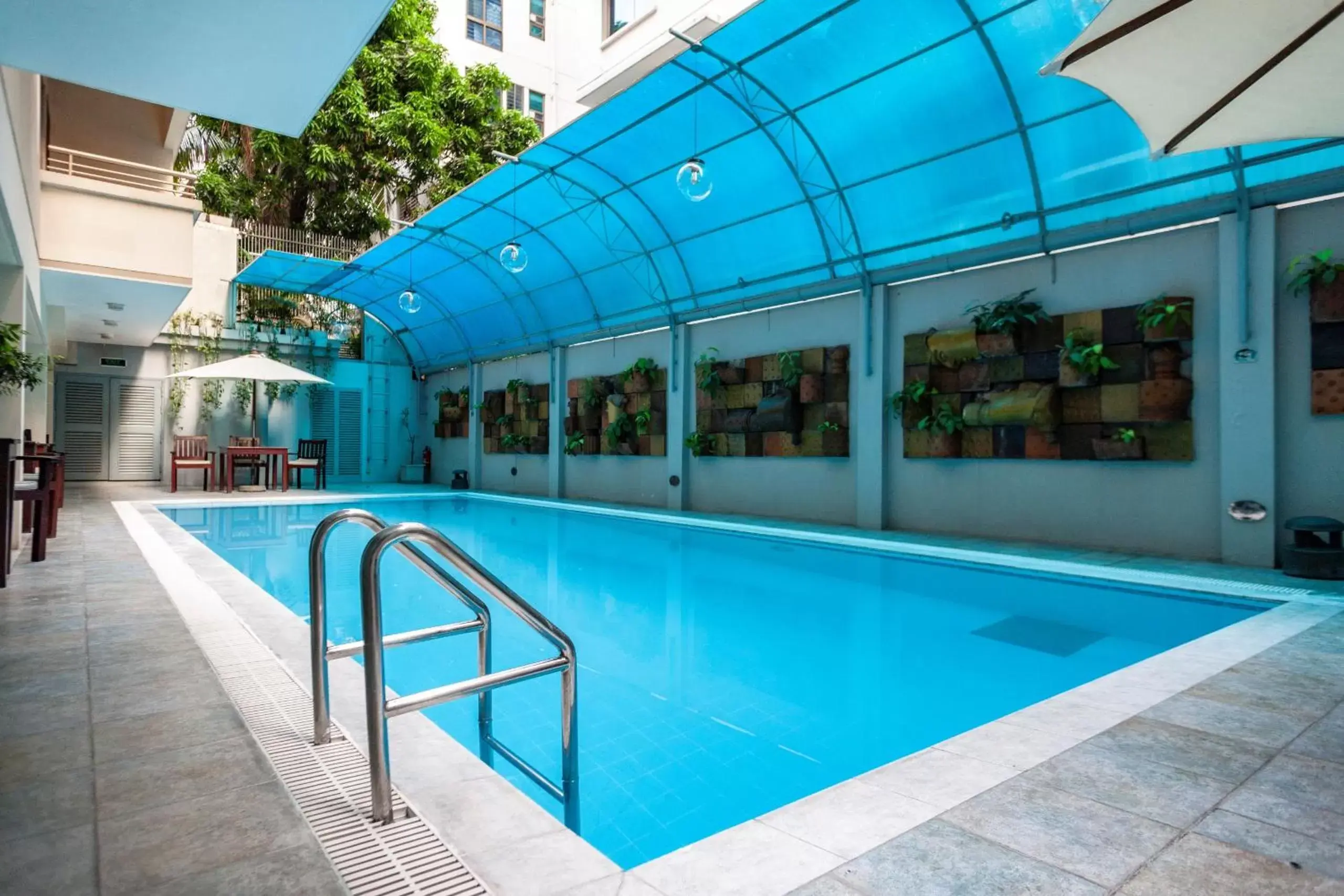 Pool view, Swimming Pool in Royal Park Residence Hotel