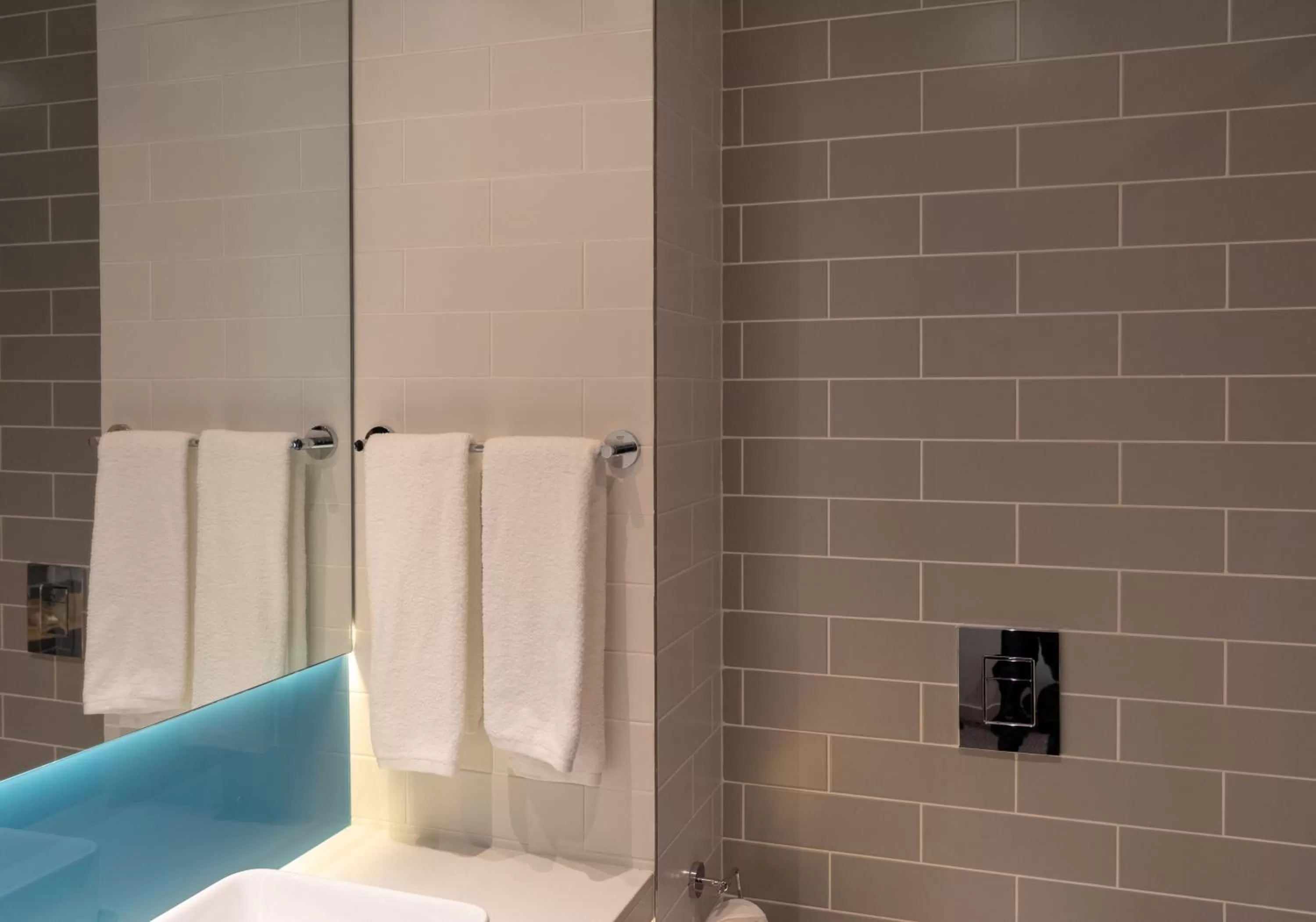 Bathroom in Holiday Inn Express - Lisbon - Plaza Saldanha by IHG