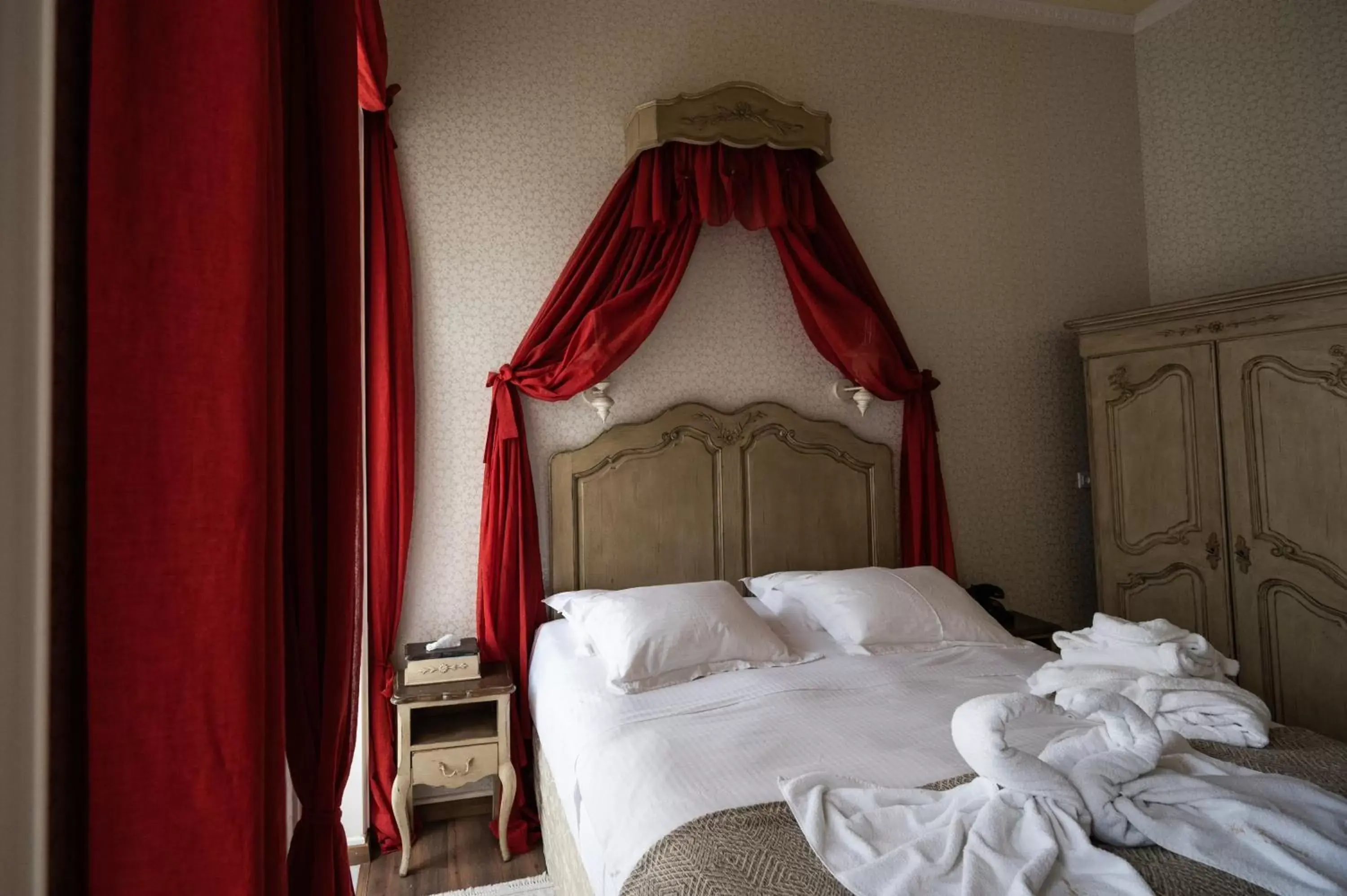 Bed in Boutique Hotel Anagennisis