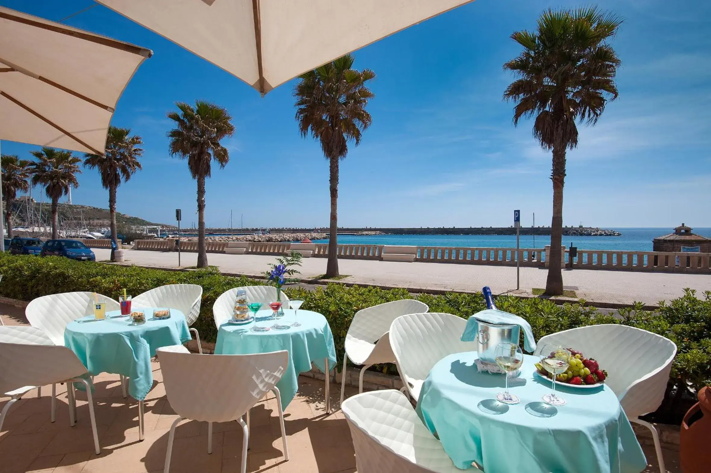 Sea view, Restaurant/Places to Eat in Hotel Terminal - Caroli Hotels