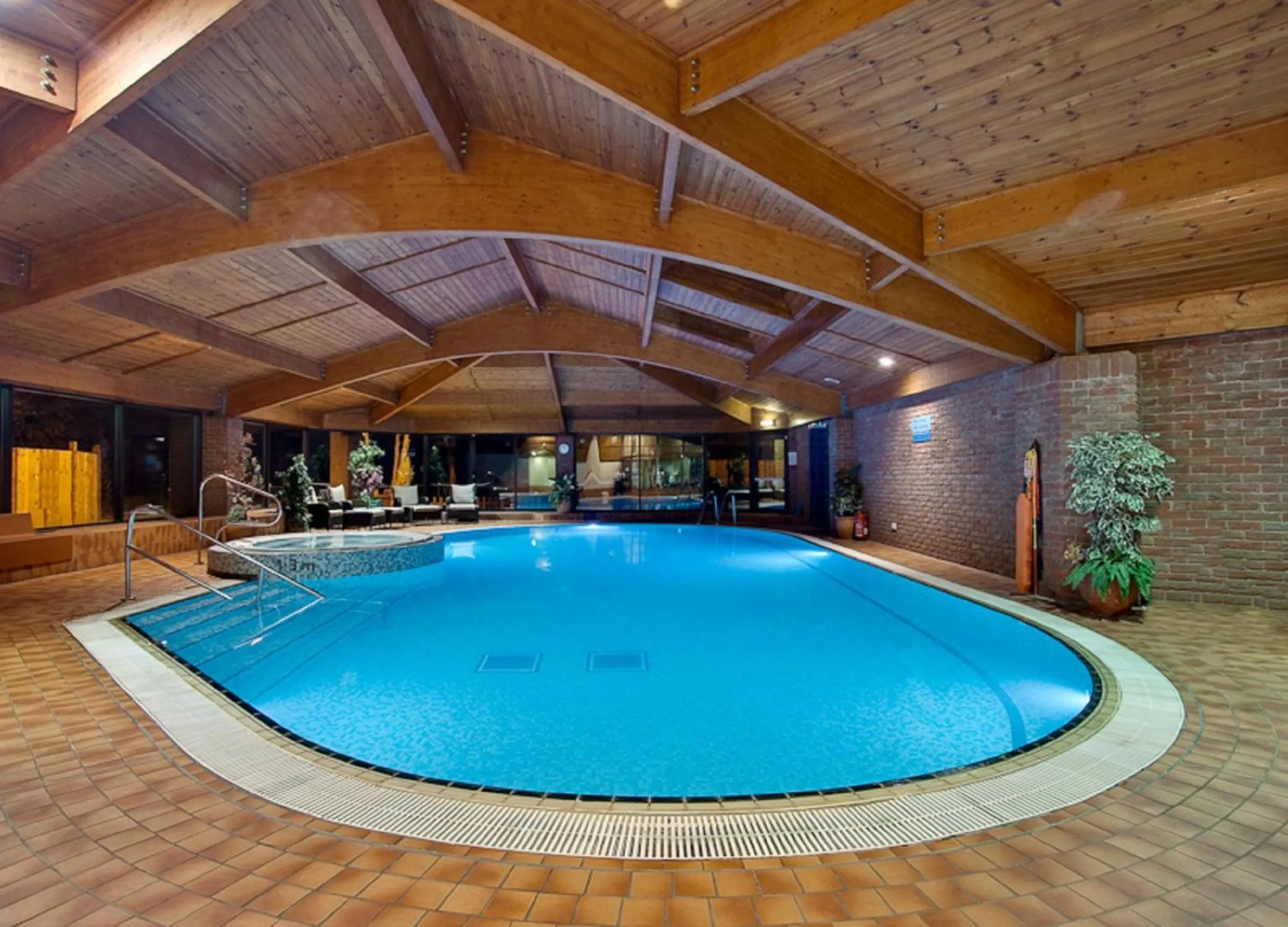 Swimming pool in Lea Marston Hotel