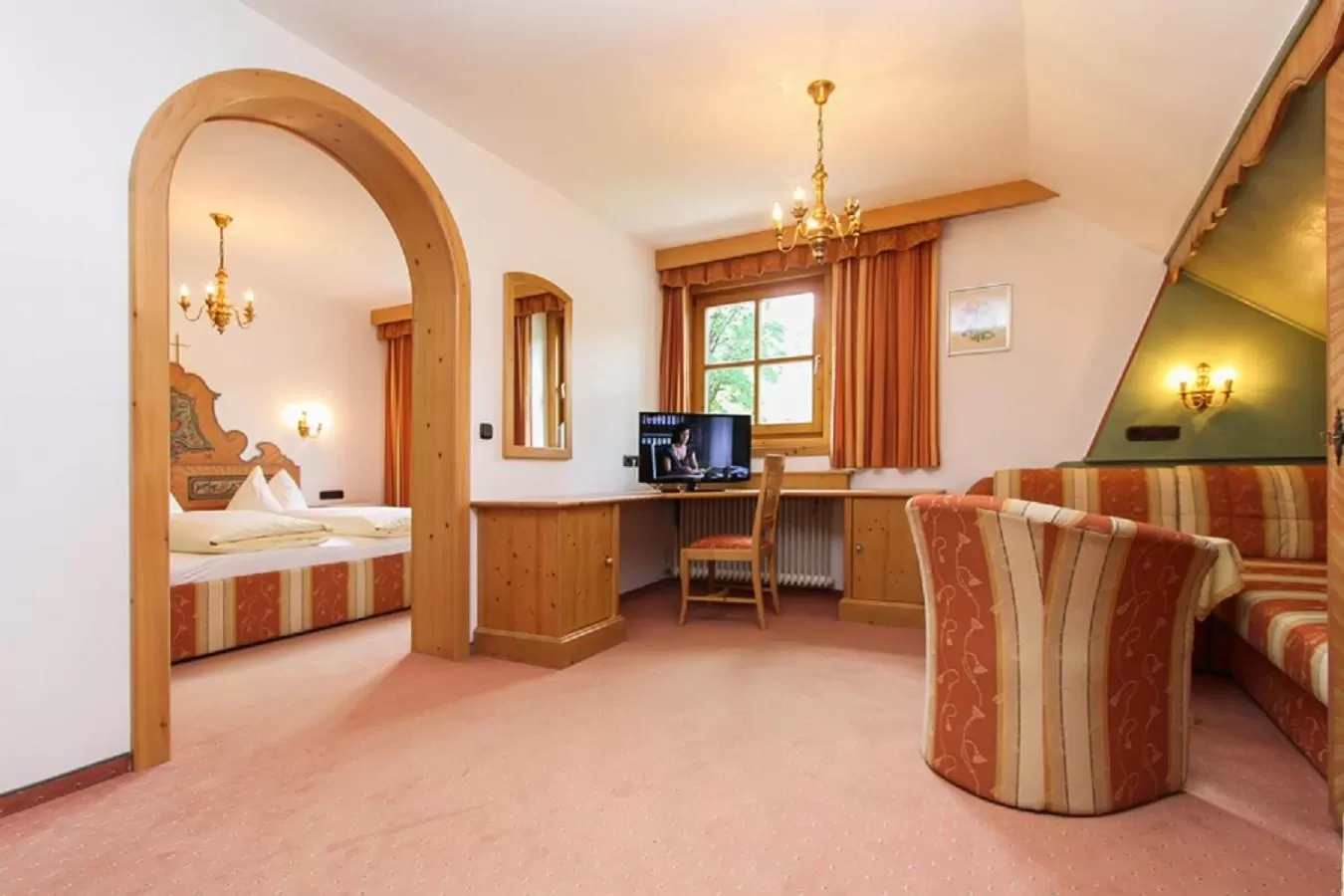 Living room, Bed in Zimmer & Ferienwohnungen Dandler