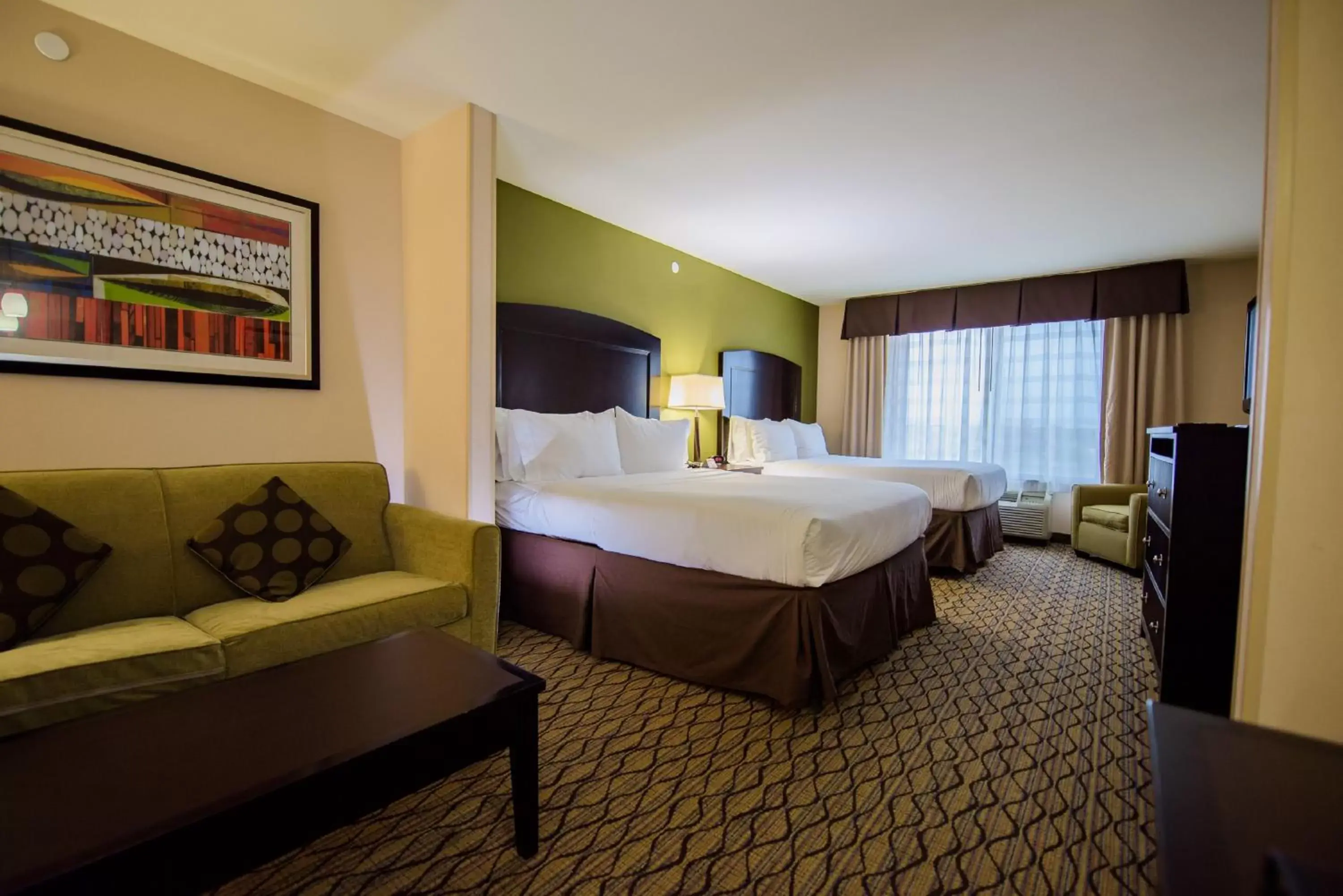 Photo of the whole room, Bed in Holiday Inn Express Tulsa South Bixby, an IHG Hotel