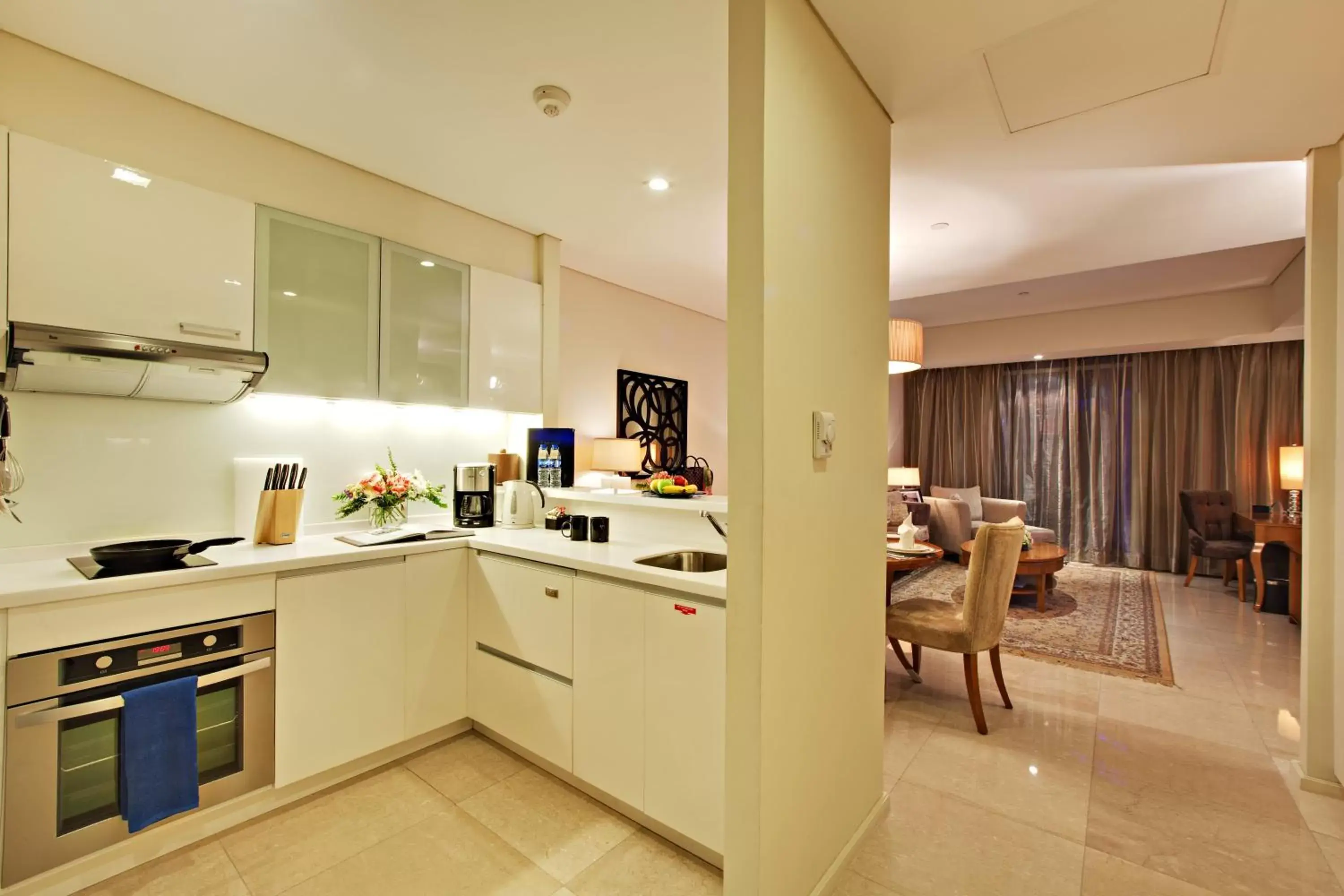 Kitchen or kitchenette, Kitchen/Kitchenette in Joy-Nostalg Hotel & Suites Manila Managed by AccorHotels